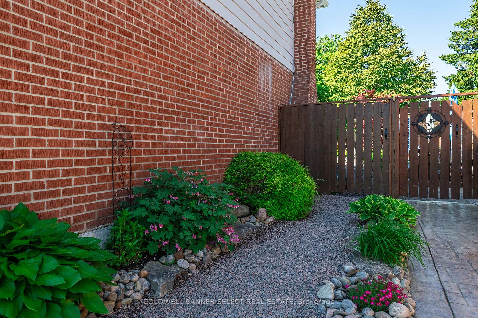 Photo 38 of 251 Bell Air Drive, Caledon, Bolton East — HOMEH