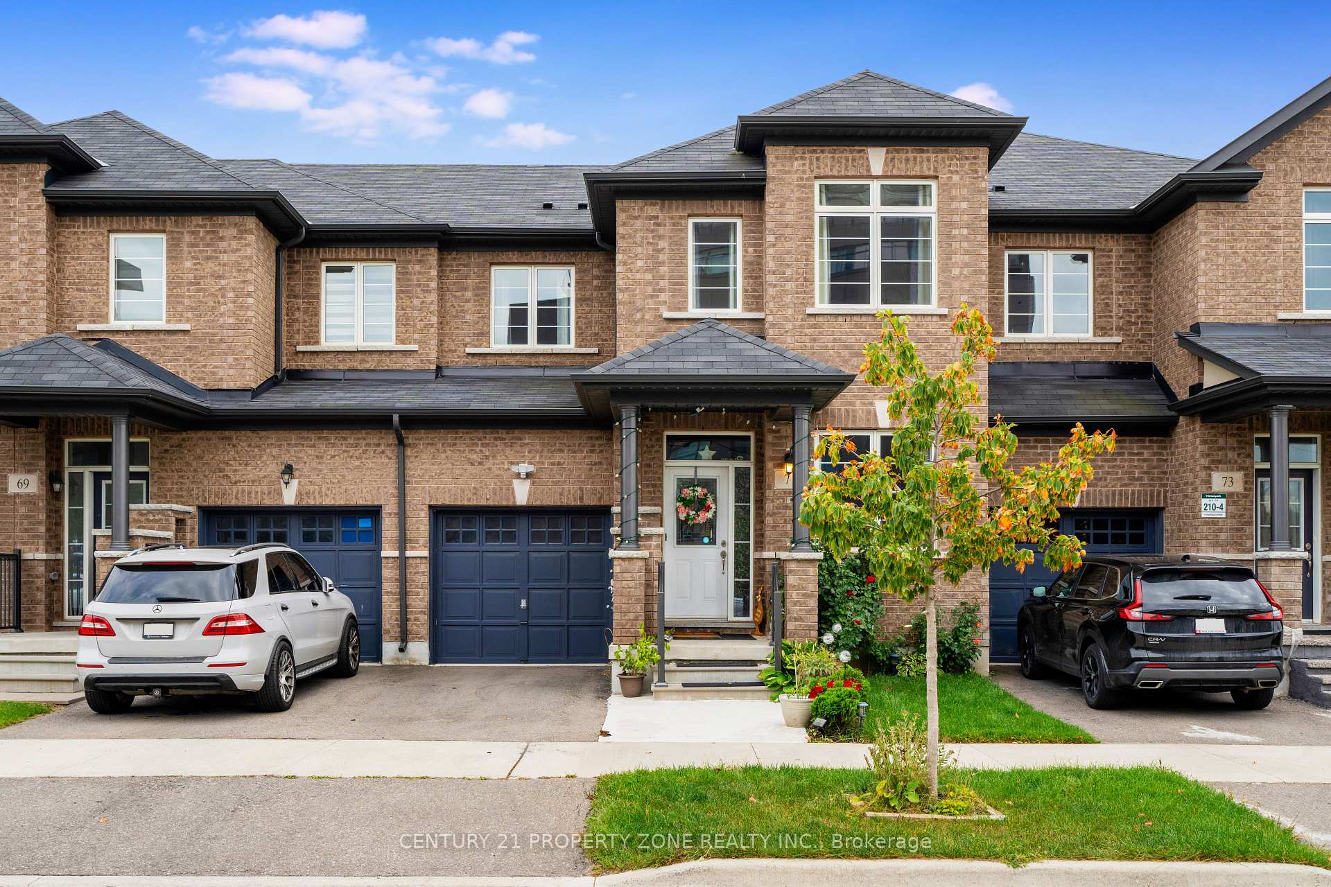 Photo 2 of 71 Riverwalk Drive, Hamilton, Waterdown — HOMEH