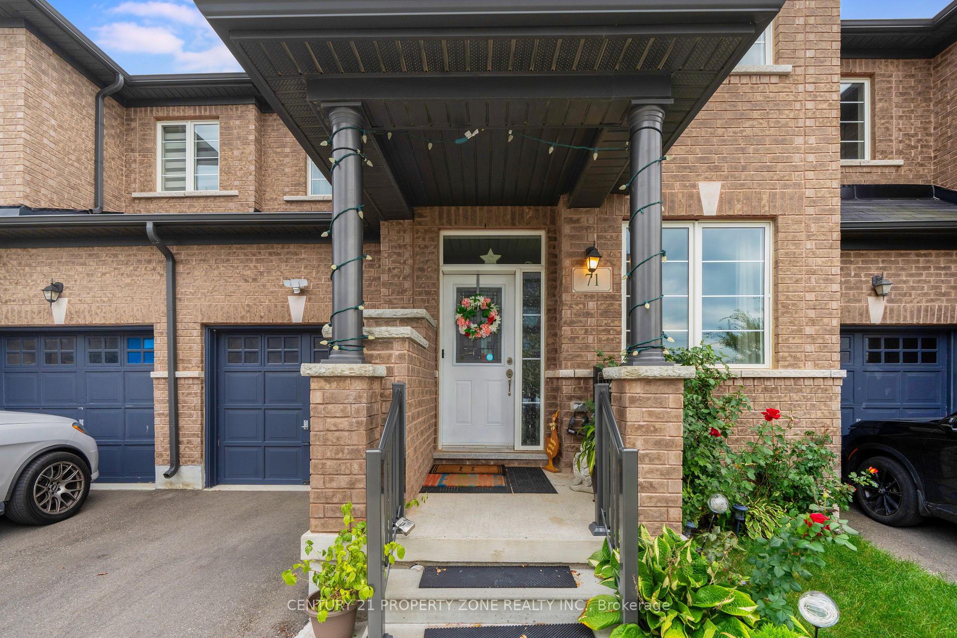 Photo 3 of 71 Riverwalk Drive, Hamilton, Waterdown — HOMEH
