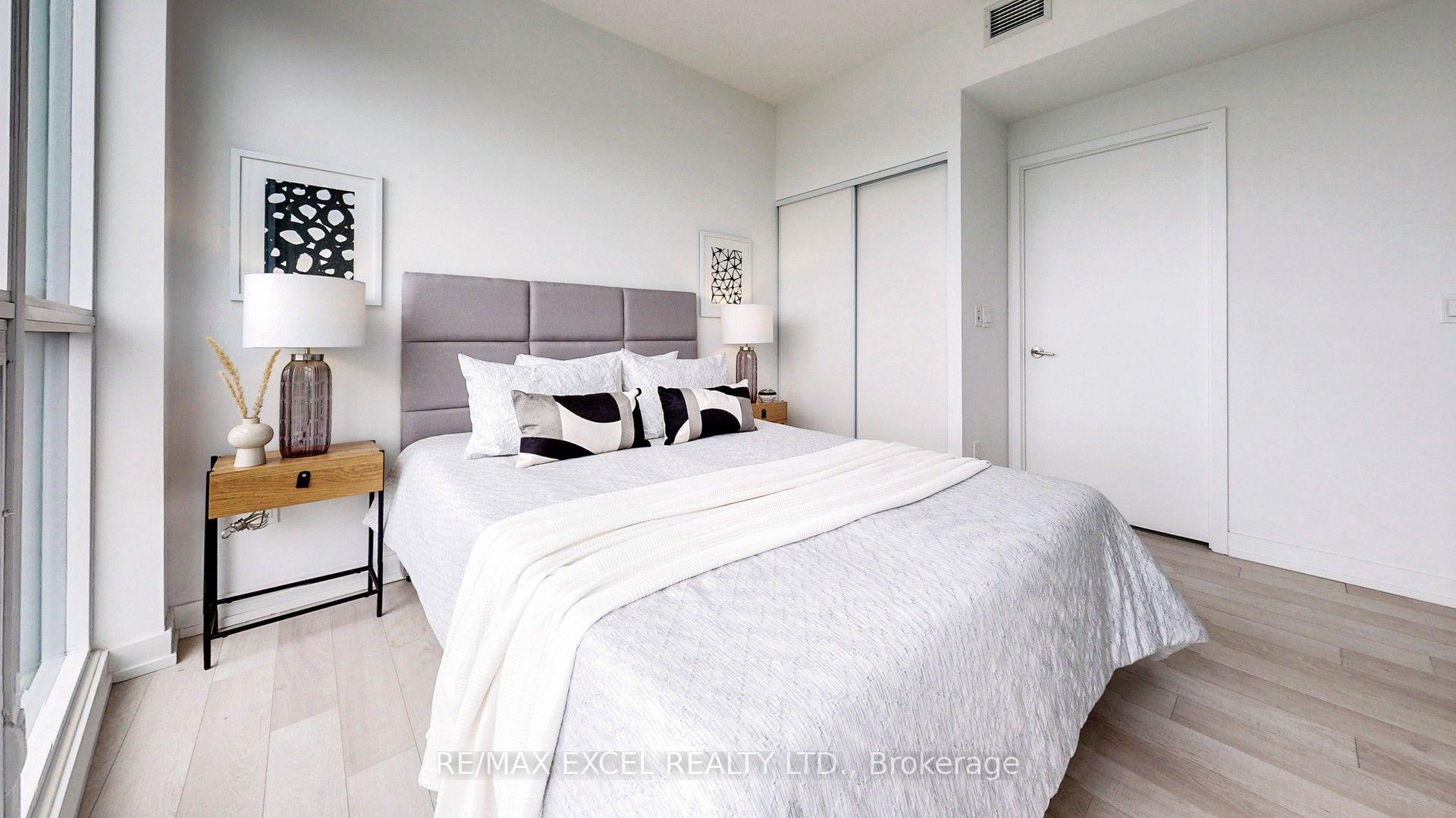 Photo 9 of Unit 3510, 115 McMahon Drive, North York, Bayview Village — HOMEH