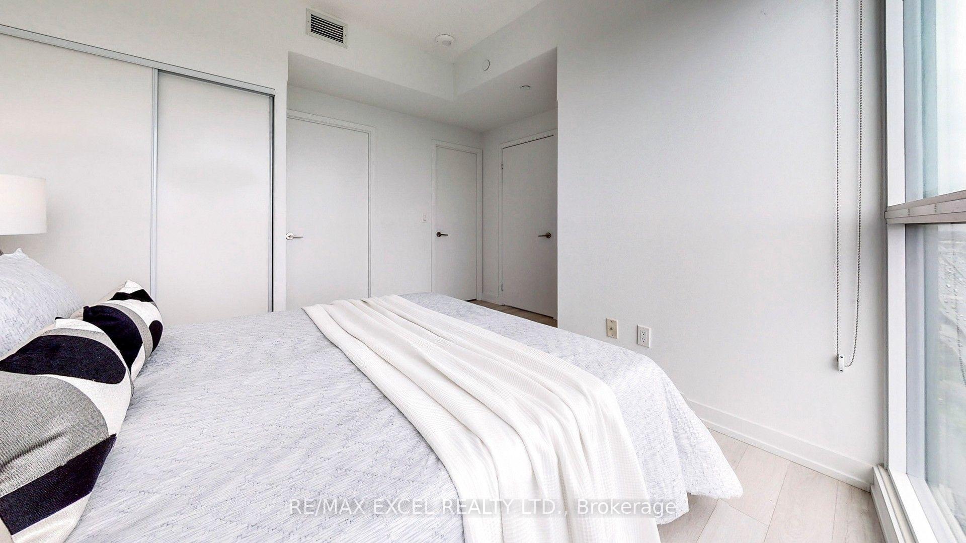 Photo 12 of Unit 3510, 115 McMahon Drive, North York, Bayview Village — HOMEH