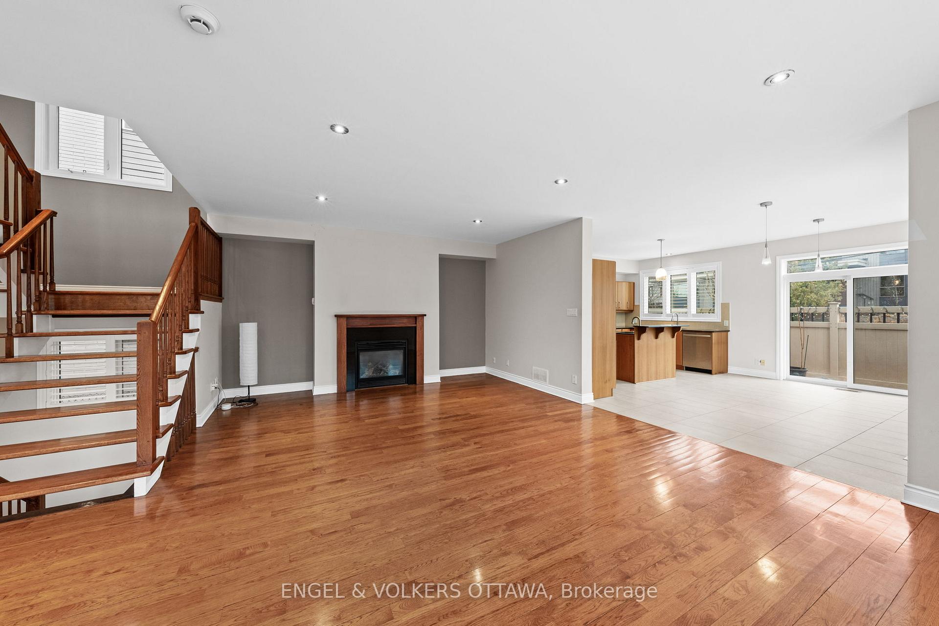 Photo 3 of 249 Atlantis Avenue, Ottawa, Westboro West — HOMEH