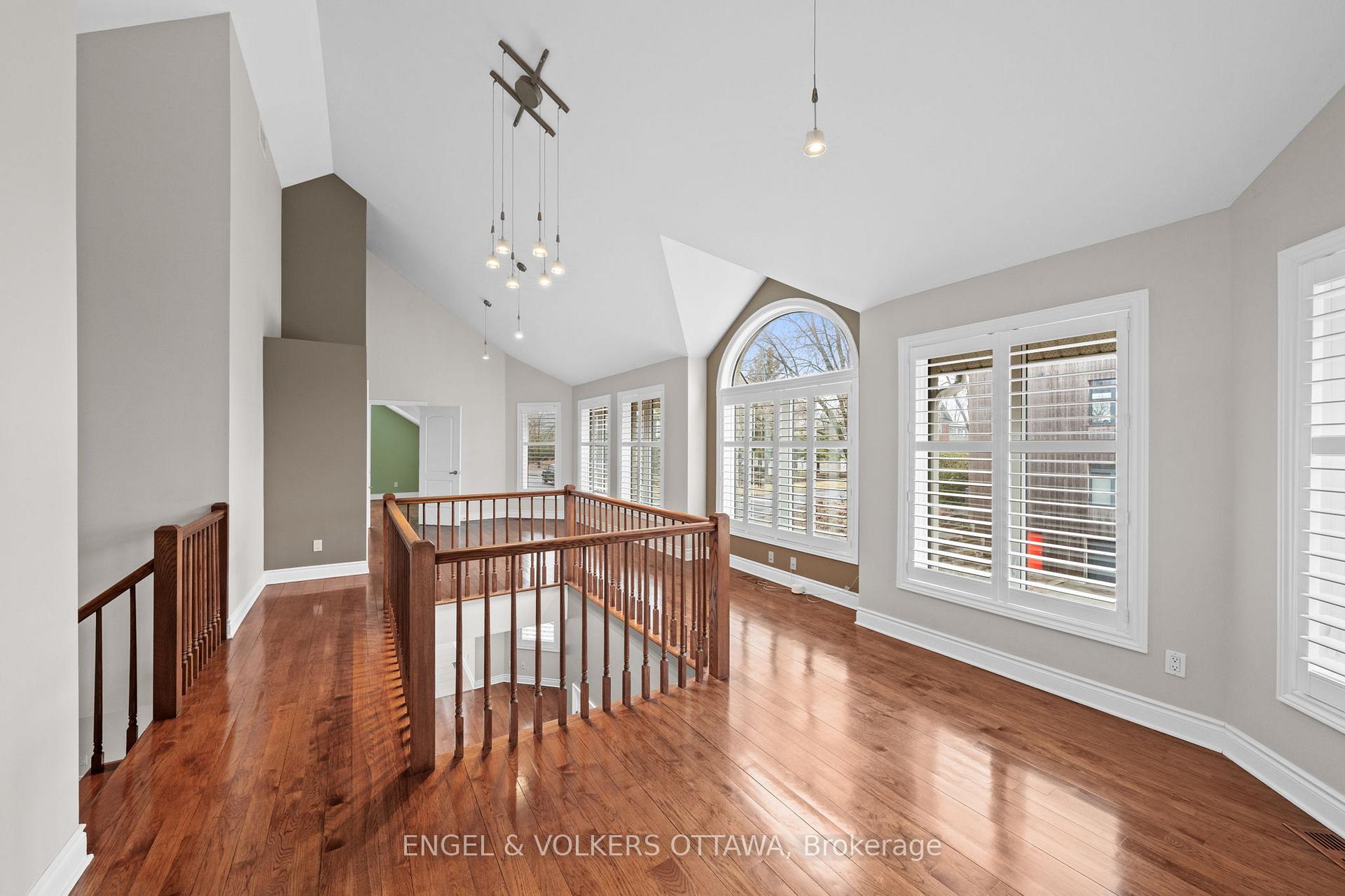Photo 10 of 249 Atlantis Avenue, Ottawa, Westboro West — HOMEH
