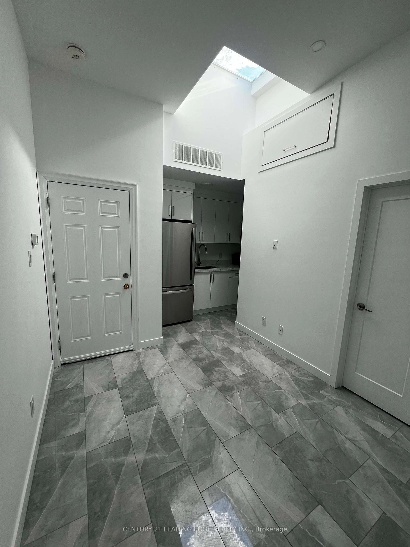 Photo 1 of Unit Unit B, 1375 Bathurst Street, Toronto, Casa Loma — HOMEH