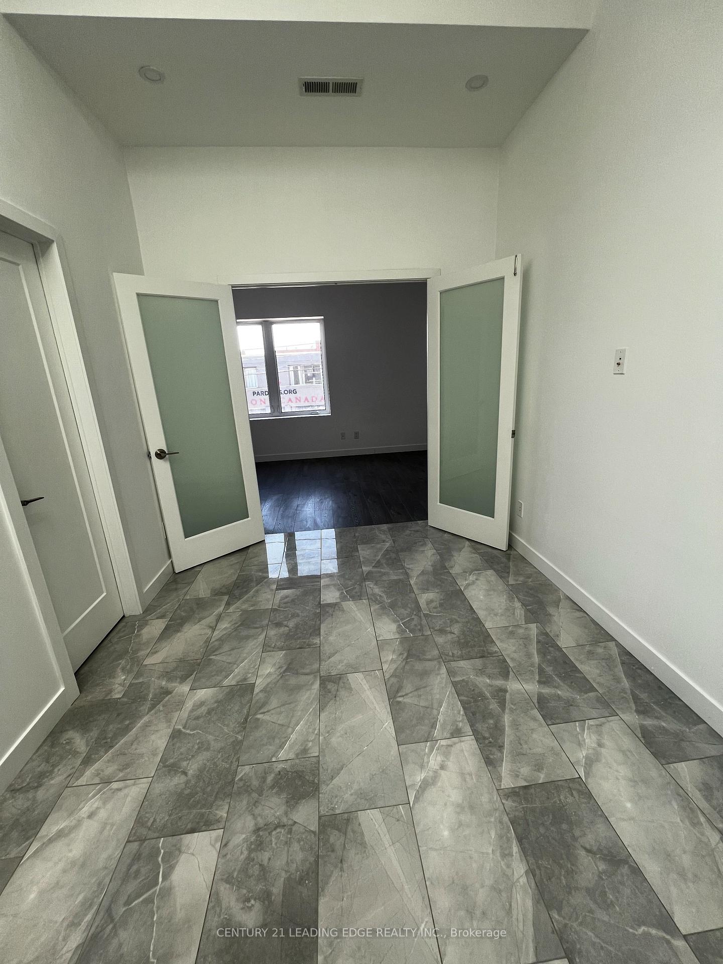 Photo 3 of Unit Unit B, 1375 Bathurst Street, Toronto, Casa Loma — HOMEH