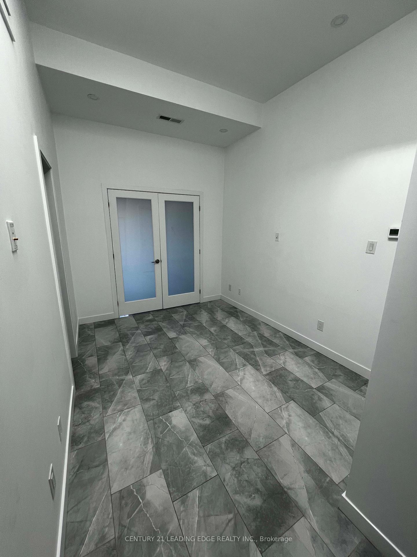Photo 5 of Unit Unit B, 1375 Bathurst Street, Toronto, Casa Loma — HOMEH