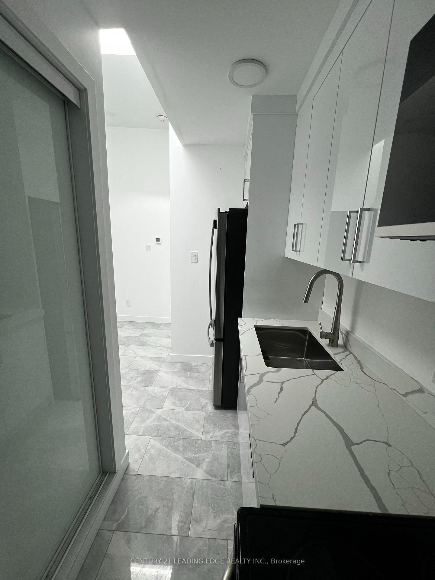 Photo 9 of Unit Unit B, 1375 Bathurst Street, Toronto, Casa Loma — HOMEH