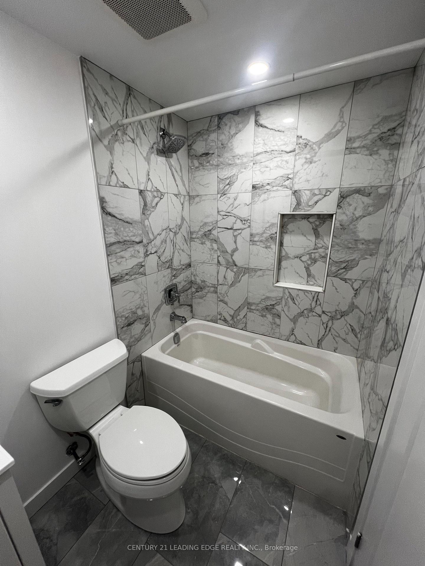 Photo 11 of Unit Unit B, 1375 Bathurst Street, Toronto, Casa Loma — HOMEH