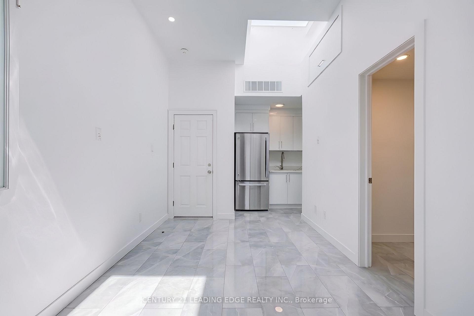 Photo 2 of Unit Unit B, 1375 Bathurst Street, Toronto, Casa Loma — HOMEH