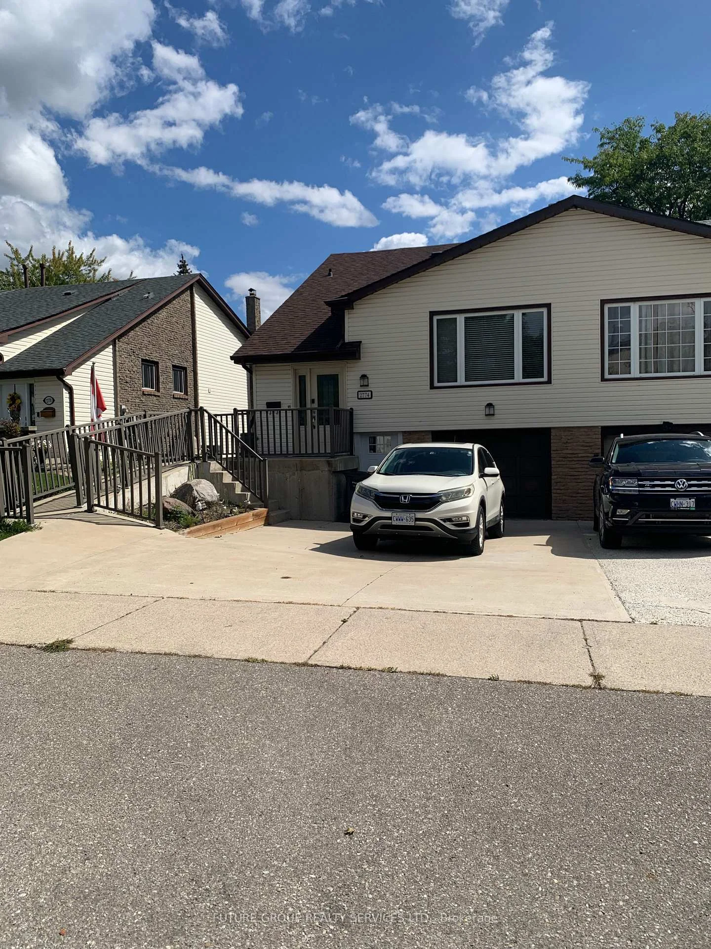 Photo 2 of 2774 Bucklepost Crescent, Mississauga, Meadowvale — HOMEH