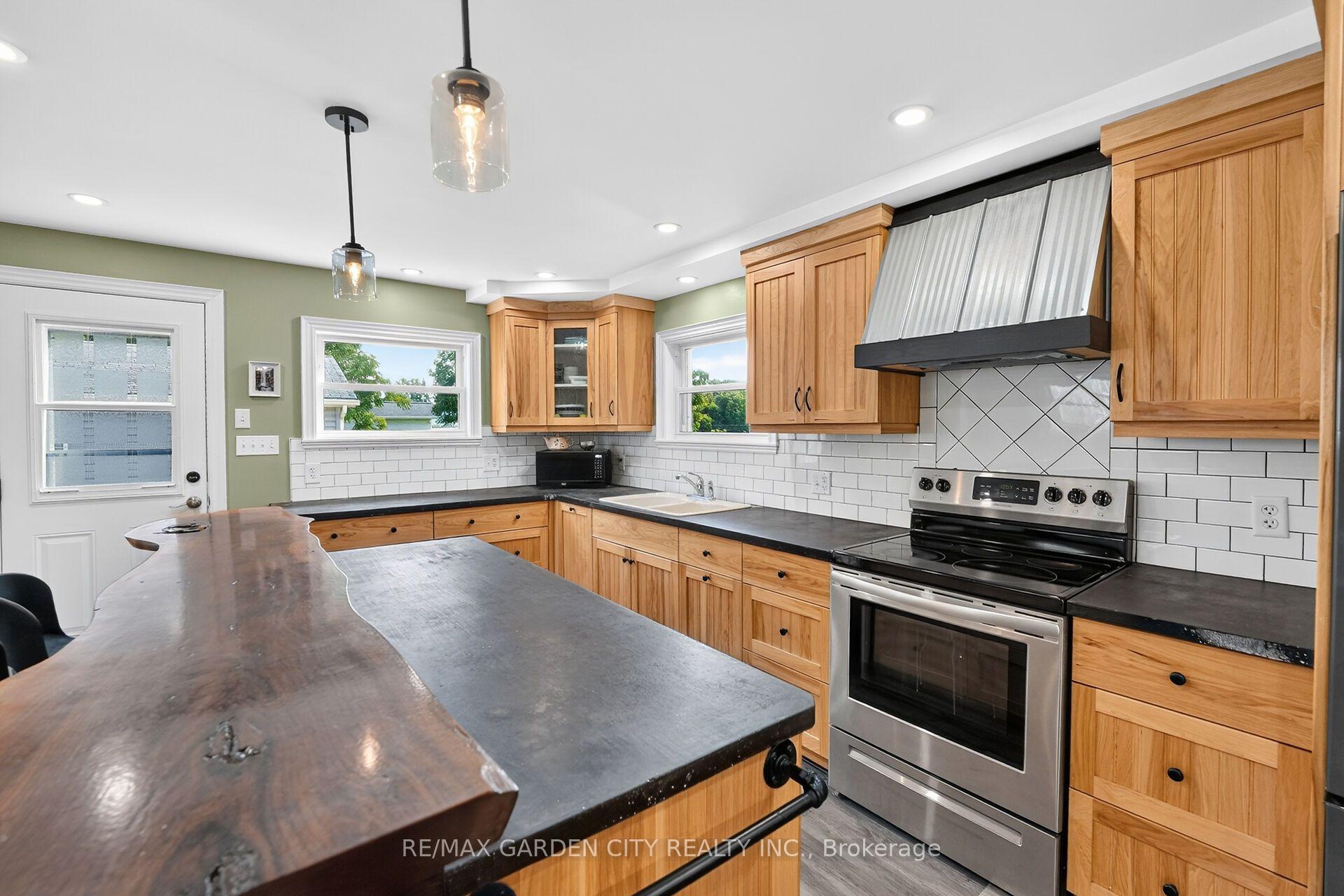 Photo 10 of 843 Lyons Creek Road, Welland, Cooks Mills — HOMEH