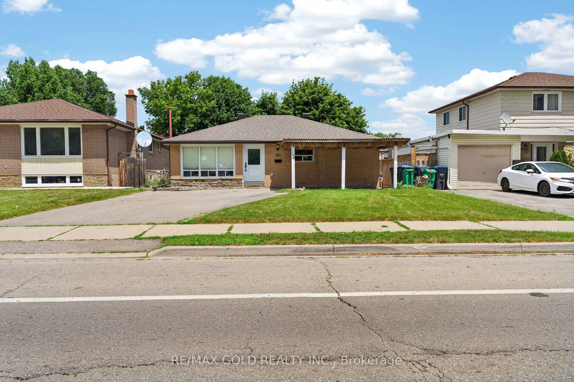 Front of 182 Mcmurchy Avenue S