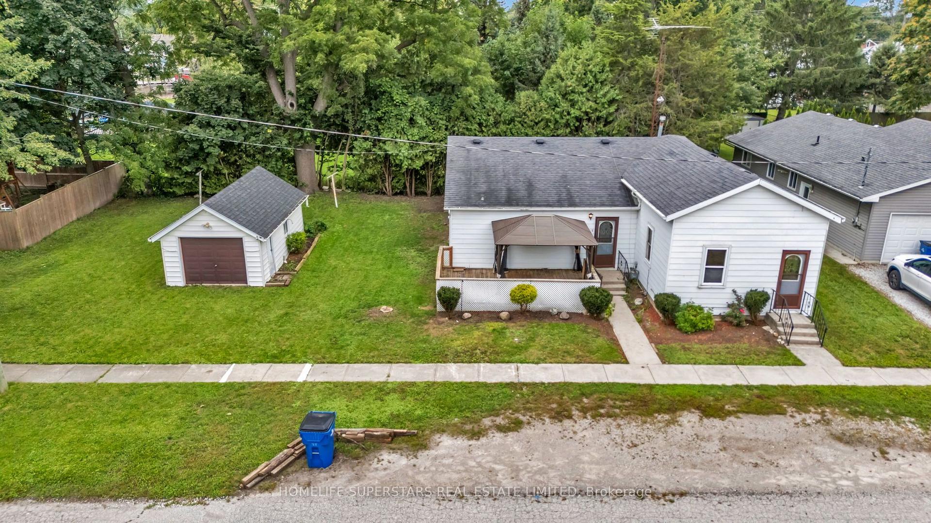 Photo 4 of 258 William Street, Chatham-Kent, Dresden — HOMEH