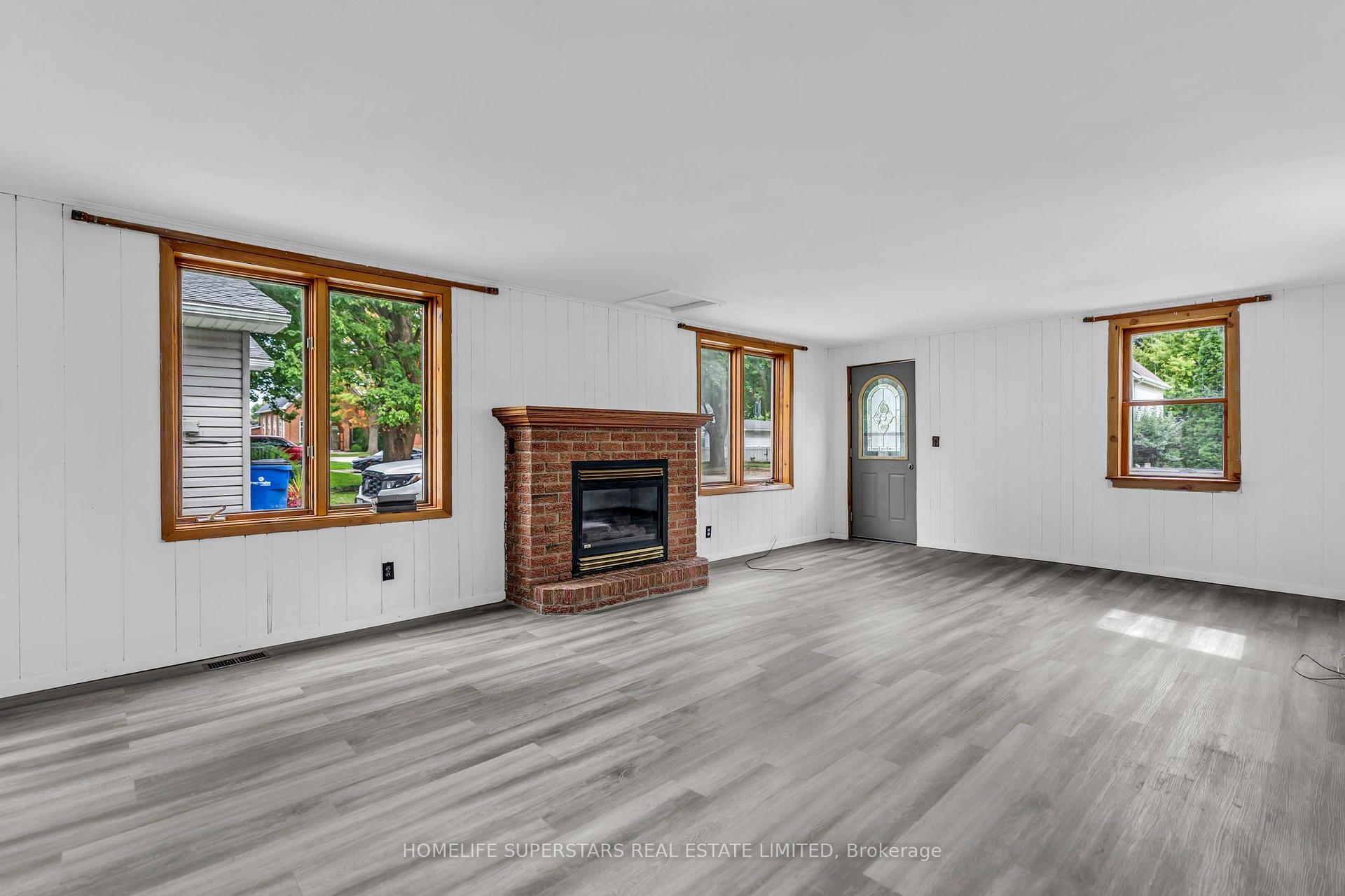 Photo 10 of 258 William Street, Chatham-Kent, Dresden — HOMEH