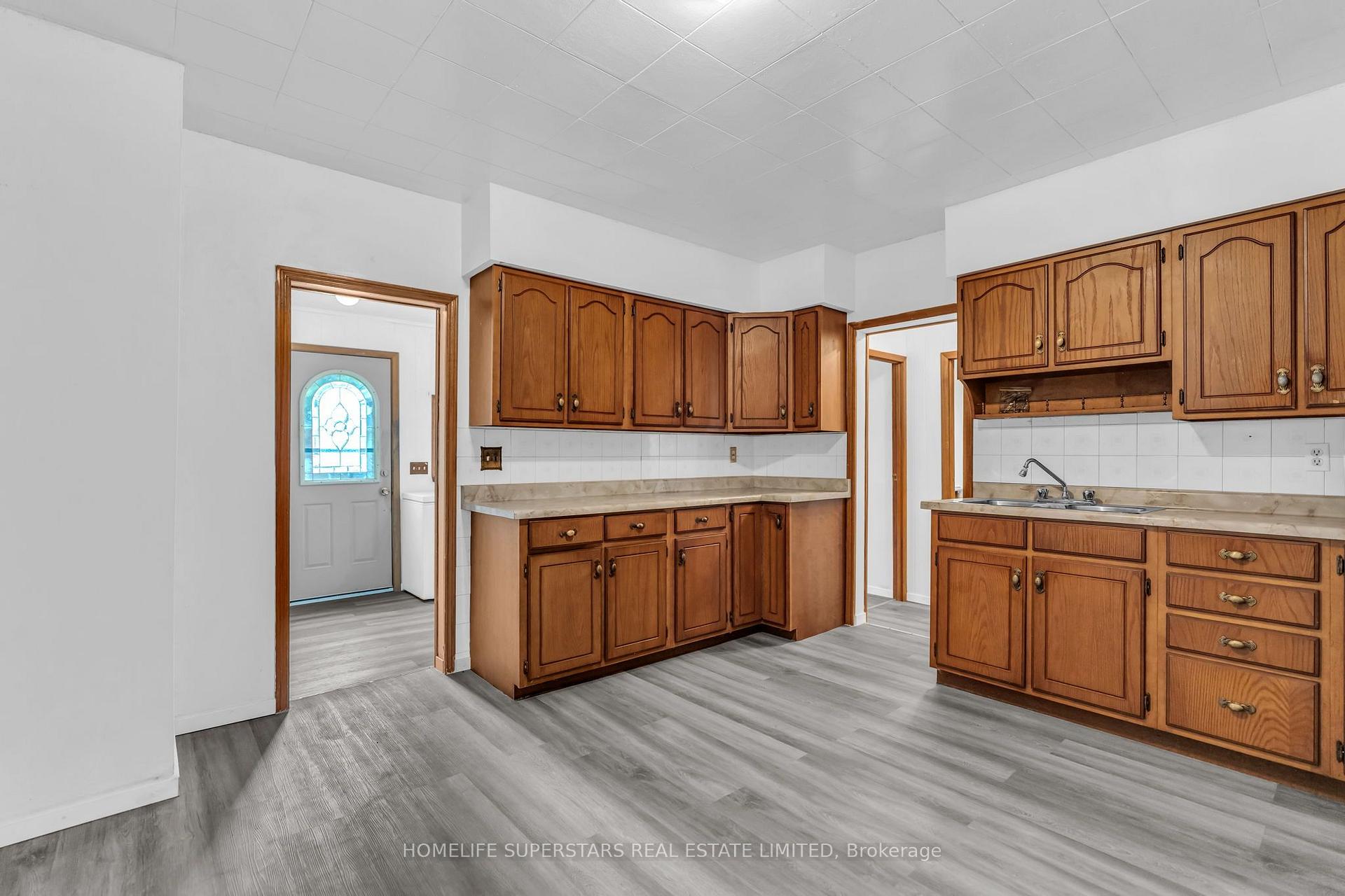 Photo 21 of 258 William Street, Chatham-Kent, Dresden — HOMEH