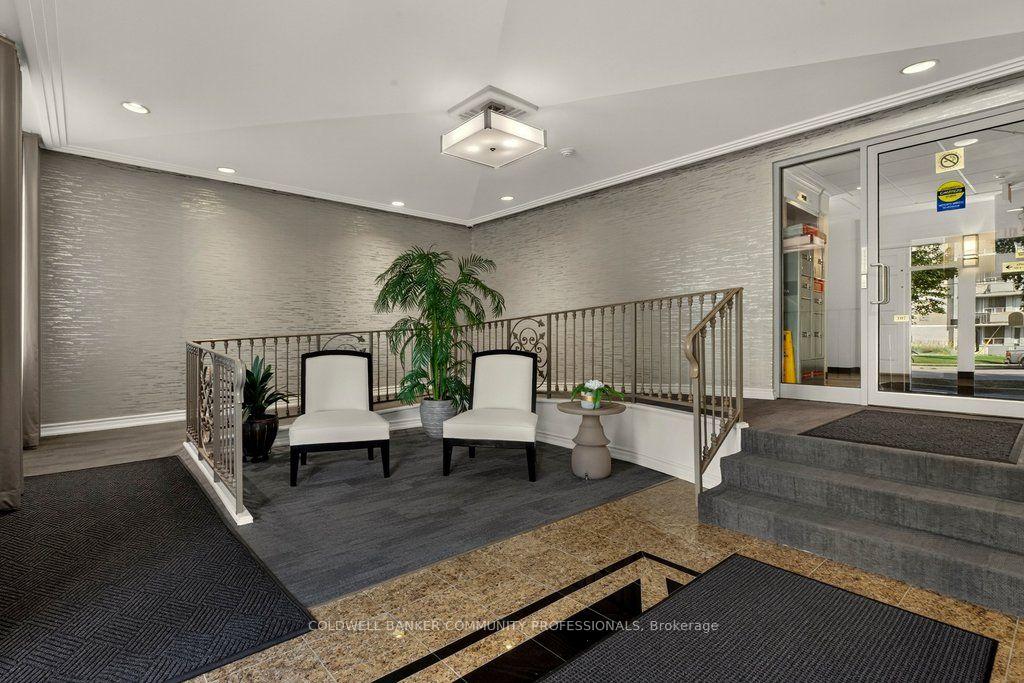 Photo 4 of Unit 5, 908 Mohawk Road E, Hamilton, Huntington — HOMEH