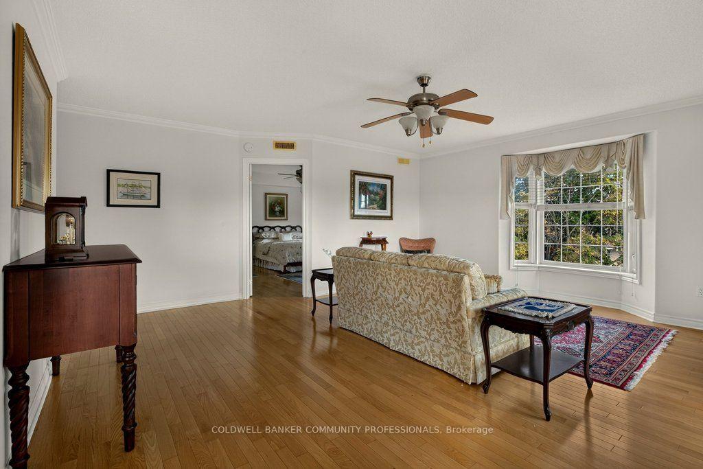 Photo 10 of Unit 5, 908 Mohawk Road E, Hamilton, Huntington — HOMEH