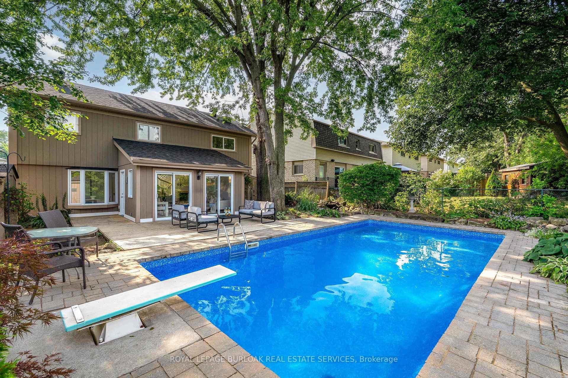 Photo 2 of 2161 Devlin Drive, Burlington, Brant Hills — HOMEH