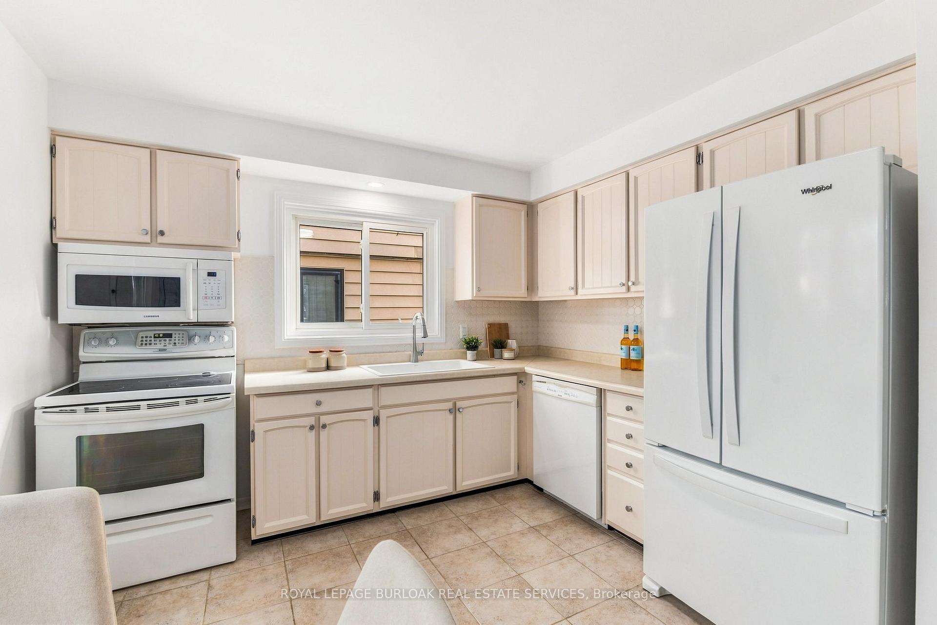 Photo 15 of 2161 Devlin Drive, Burlington, Brant Hills — HOMEH