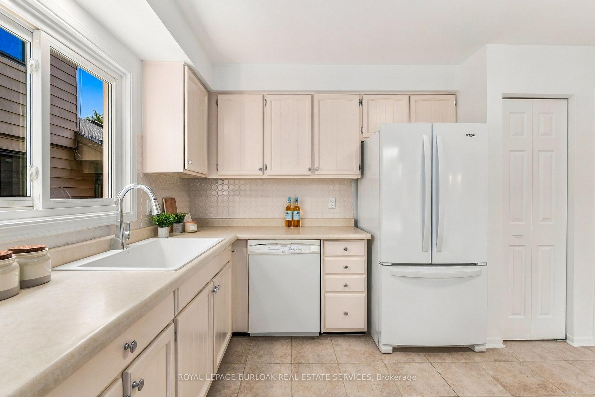 Photo 16 of 2161 Devlin Drive, Burlington, Brant Hills — HOMEH