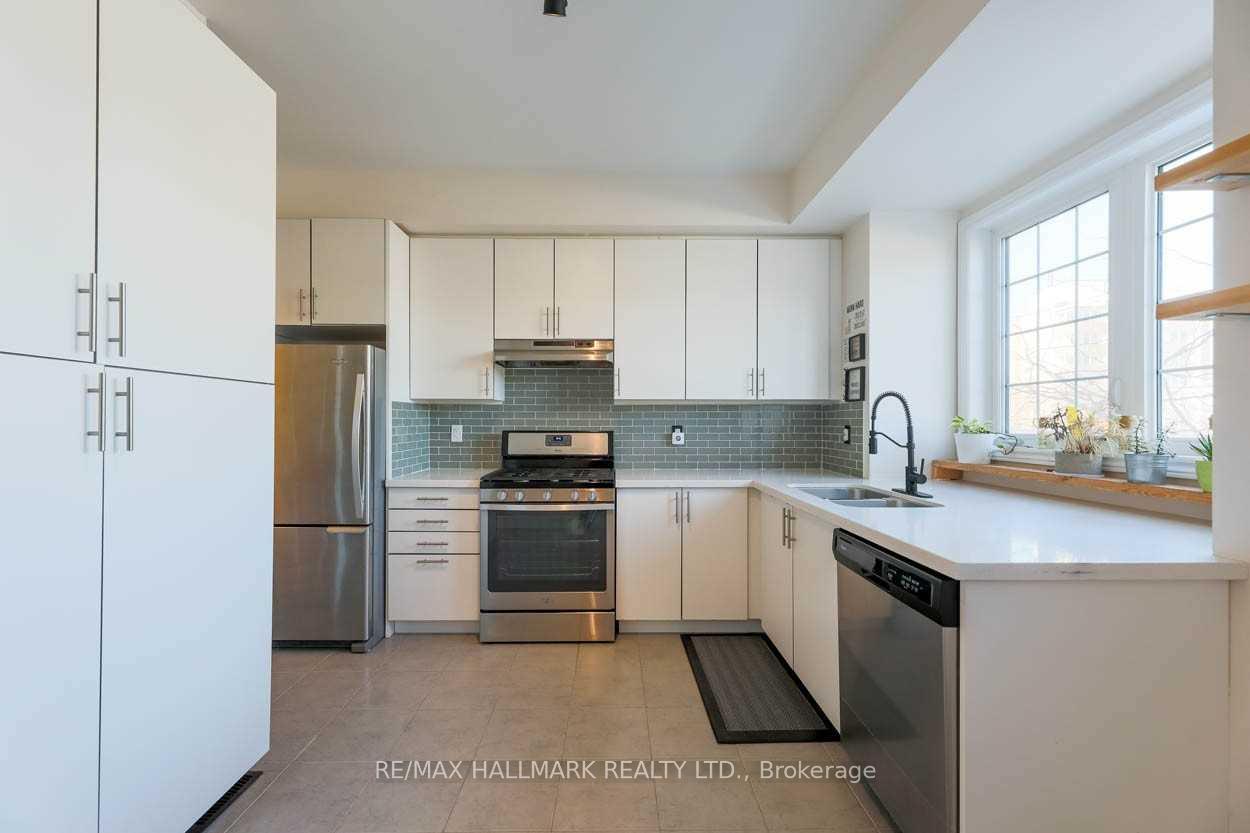 Photo 4 of 3757A St Clair Avenue E, Scarborough, Cliffcrest — HOMEH