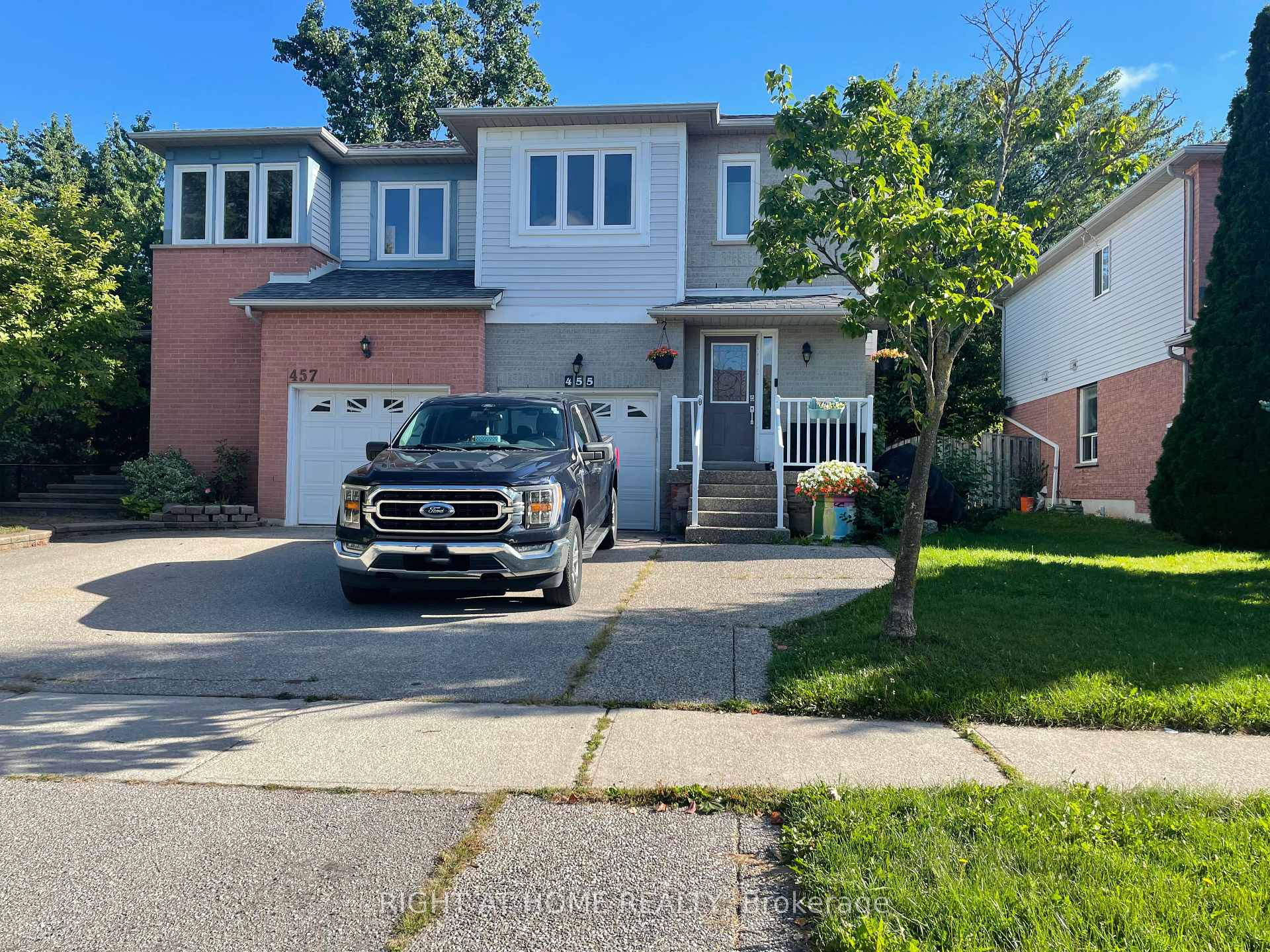 Photo 2 of 455 Levanna Lane, Oakville, River Oaks — HOMEH
