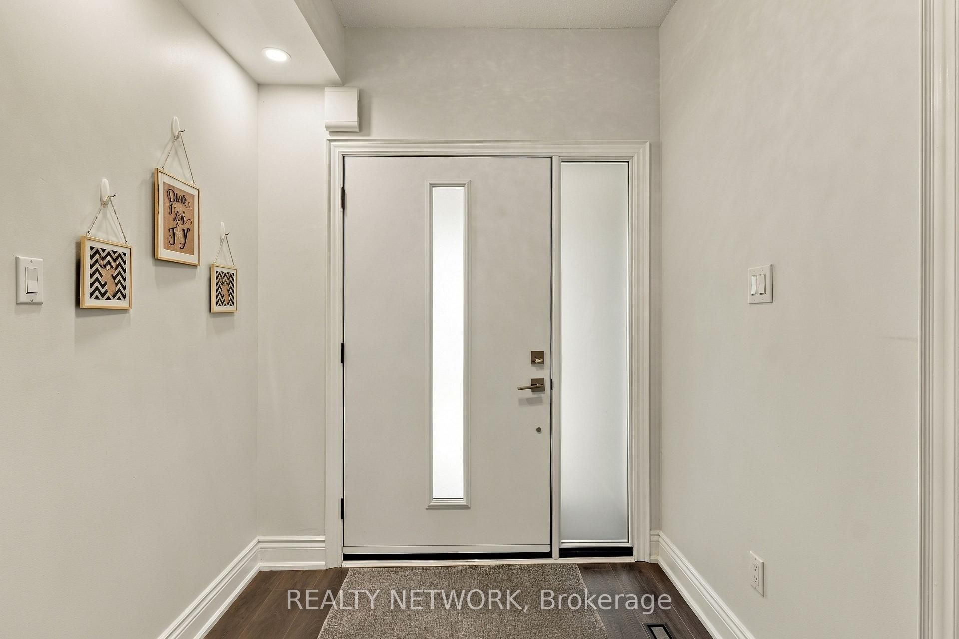 Photo 4 of 2390 Sinclair Circle, Burlington, Brant Hills — HOMEH