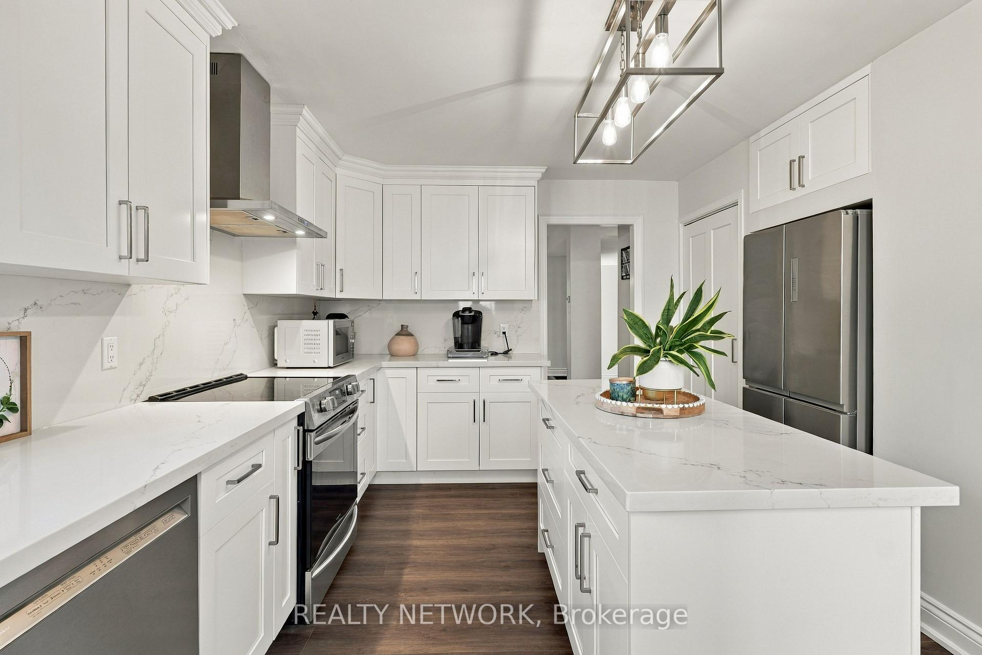 Photo 11 of 2390 Sinclair Circle, Burlington, Brant Hills — HOMEH