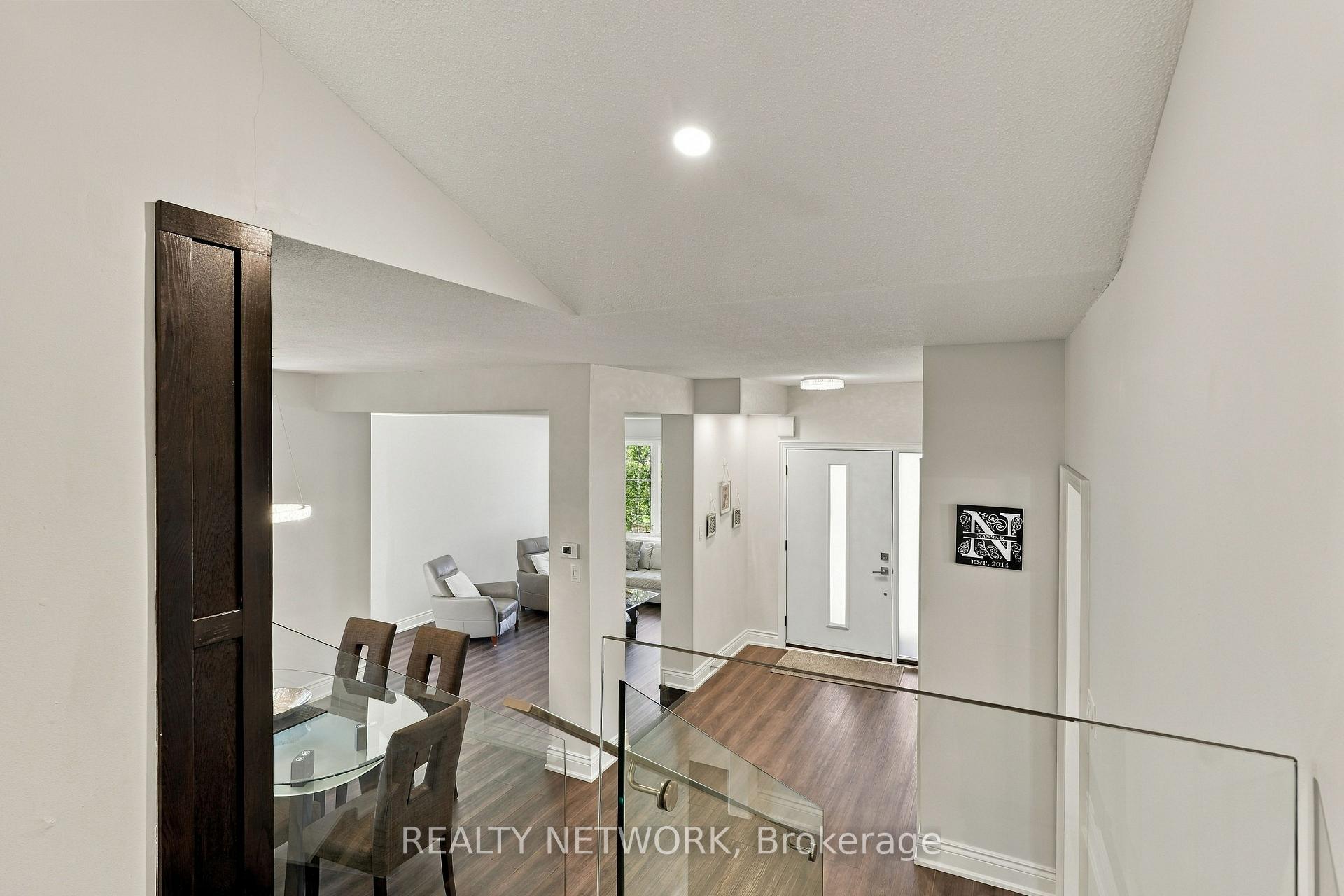 Photo 12 of 2390 Sinclair Circle, Burlington, Brant Hills — HOMEH