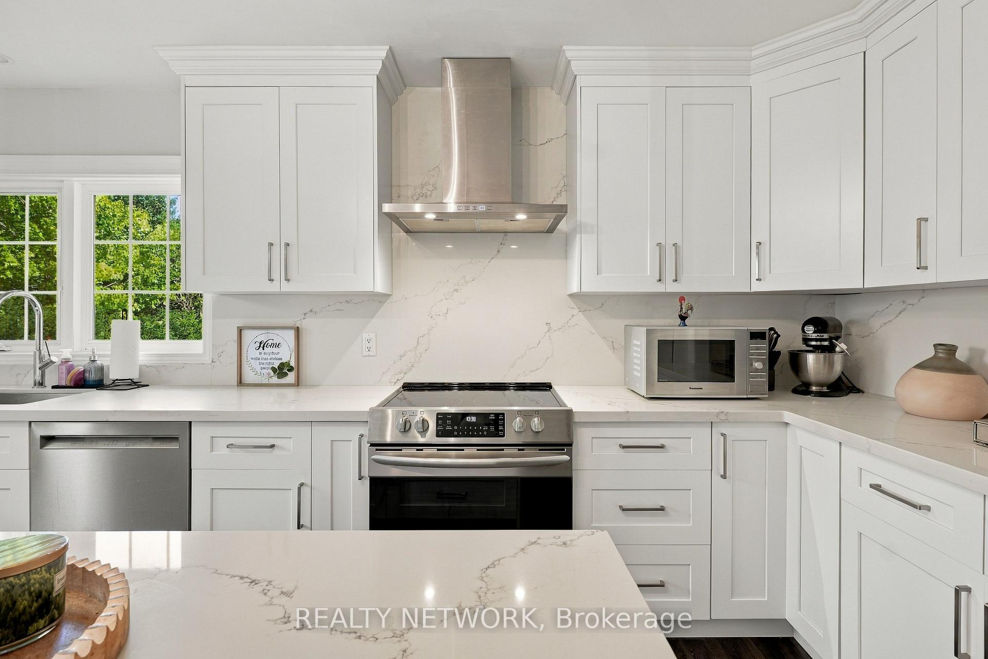 Photo 14 of 2390 Sinclair Circle, Burlington, Brant Hills — HOMEH