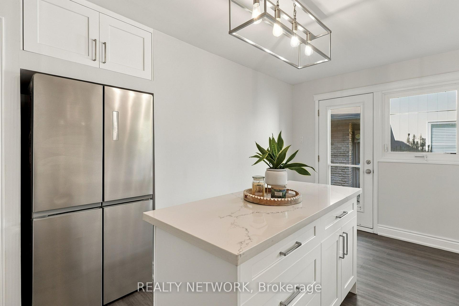 Photo 15 of 2390 Sinclair Circle, Burlington, Brant Hills — HOMEH