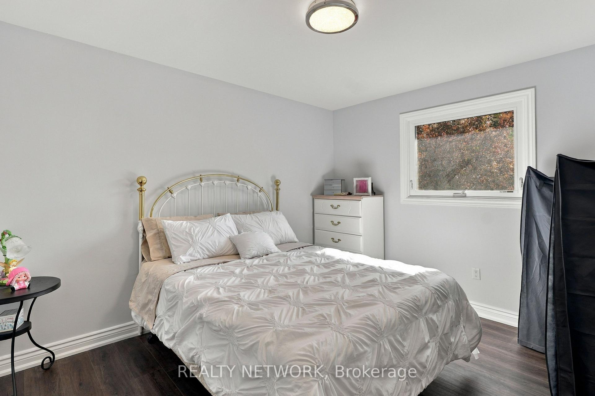 Photo 23 of 2390 Sinclair Circle, Burlington, Brant Hills — HOMEH
