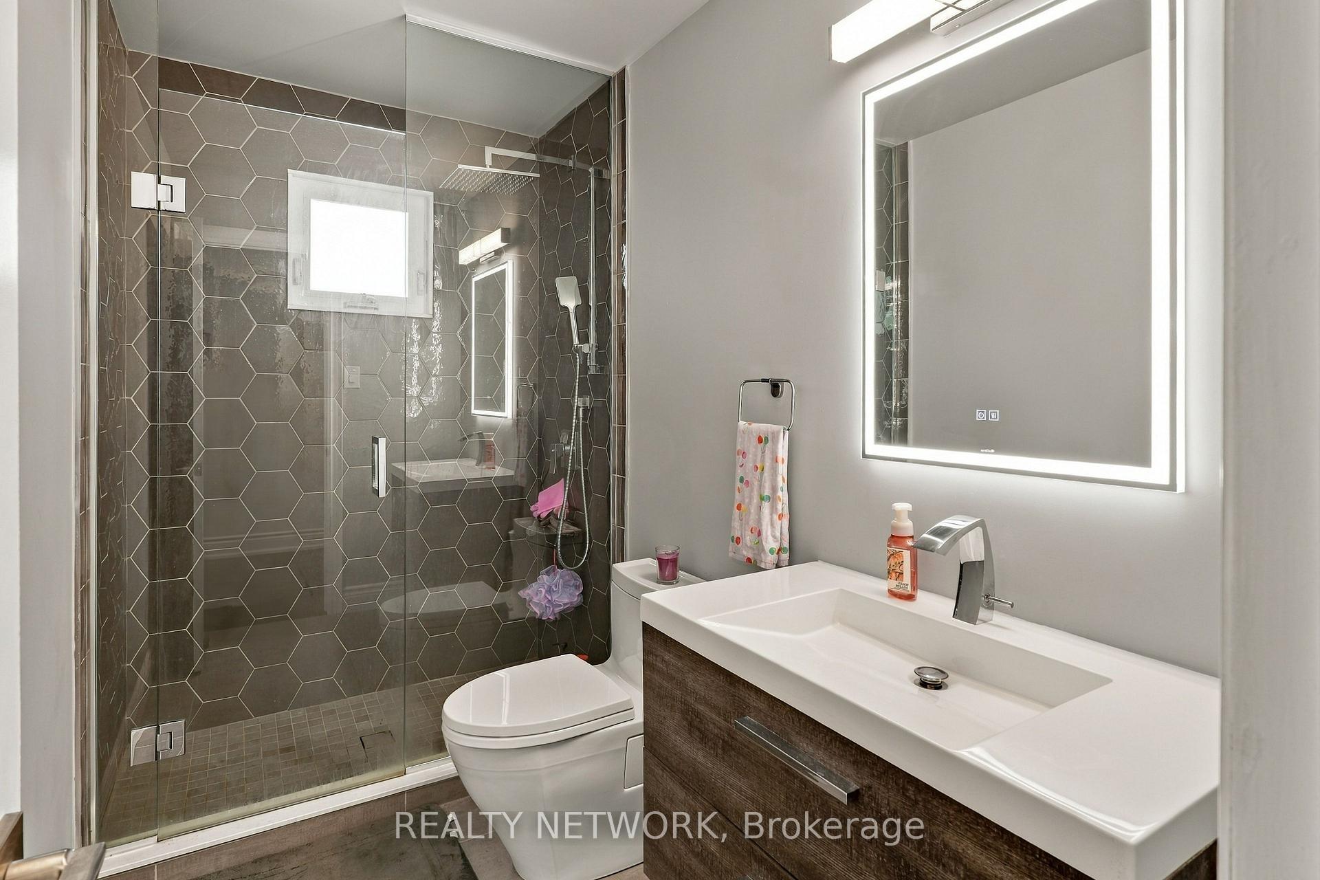 Photo 25 of 2390 Sinclair Circle, Burlington, Brant Hills — HOMEH