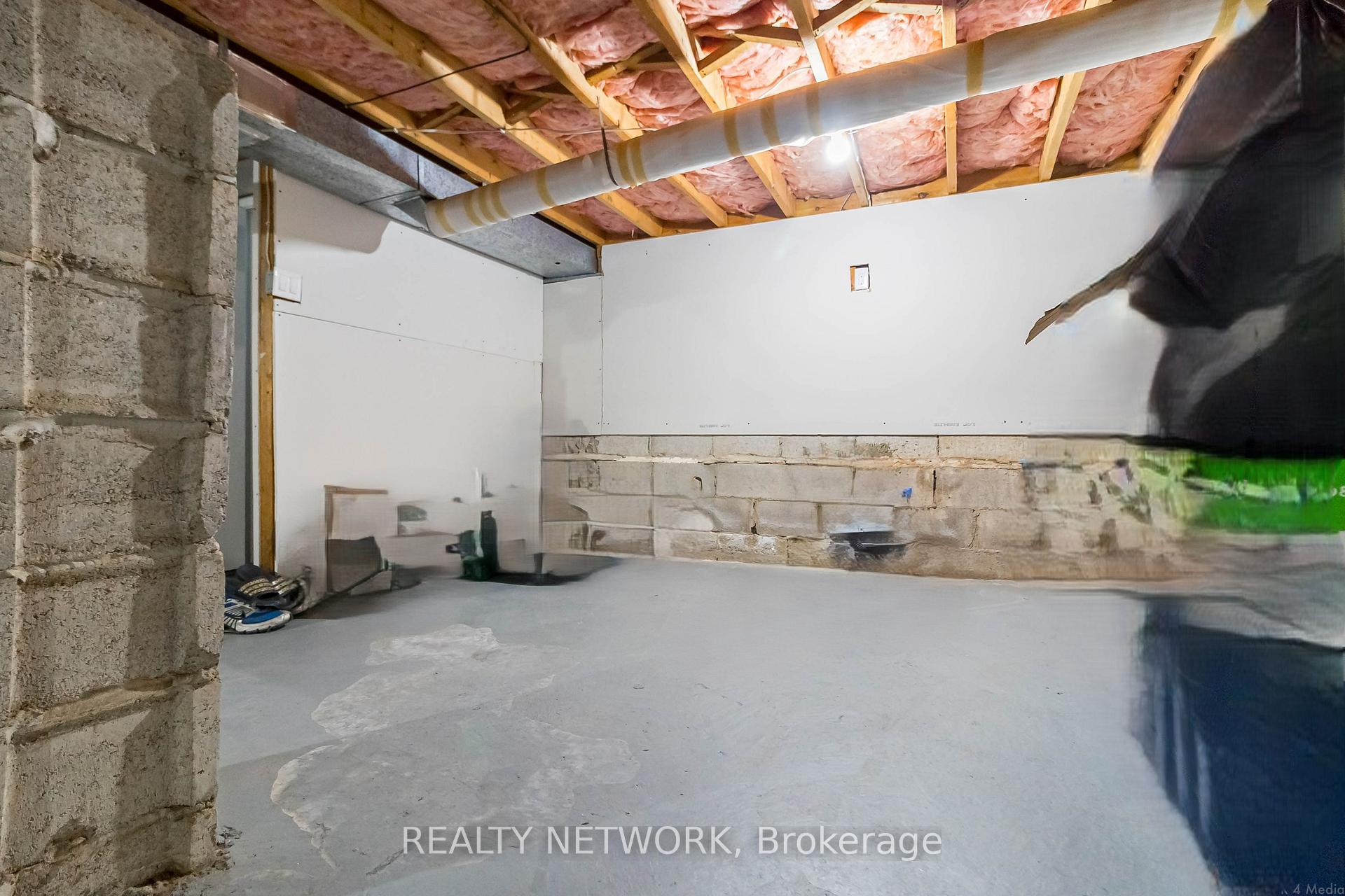Photo 38 of 2390 Sinclair Circle, Burlington, Brant Hills — HOMEH