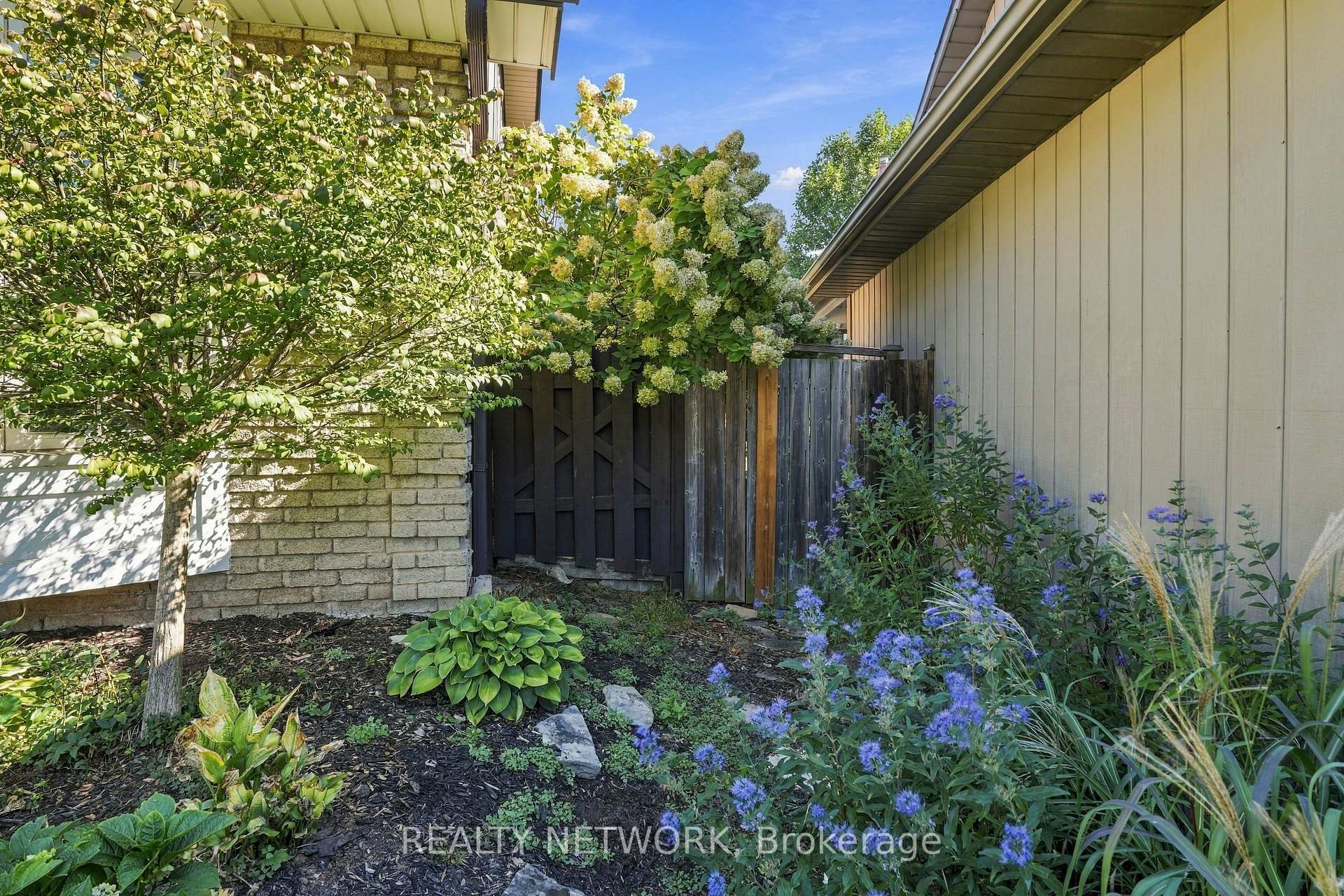 Photo 40 of 2390 Sinclair Circle, Burlington, Brant Hills — HOMEH