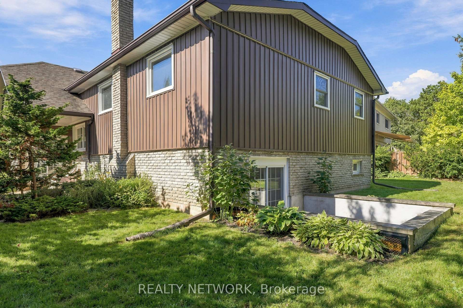 Photo 44 of 2390 Sinclair Circle, Burlington, Brant Hills — HOMEH