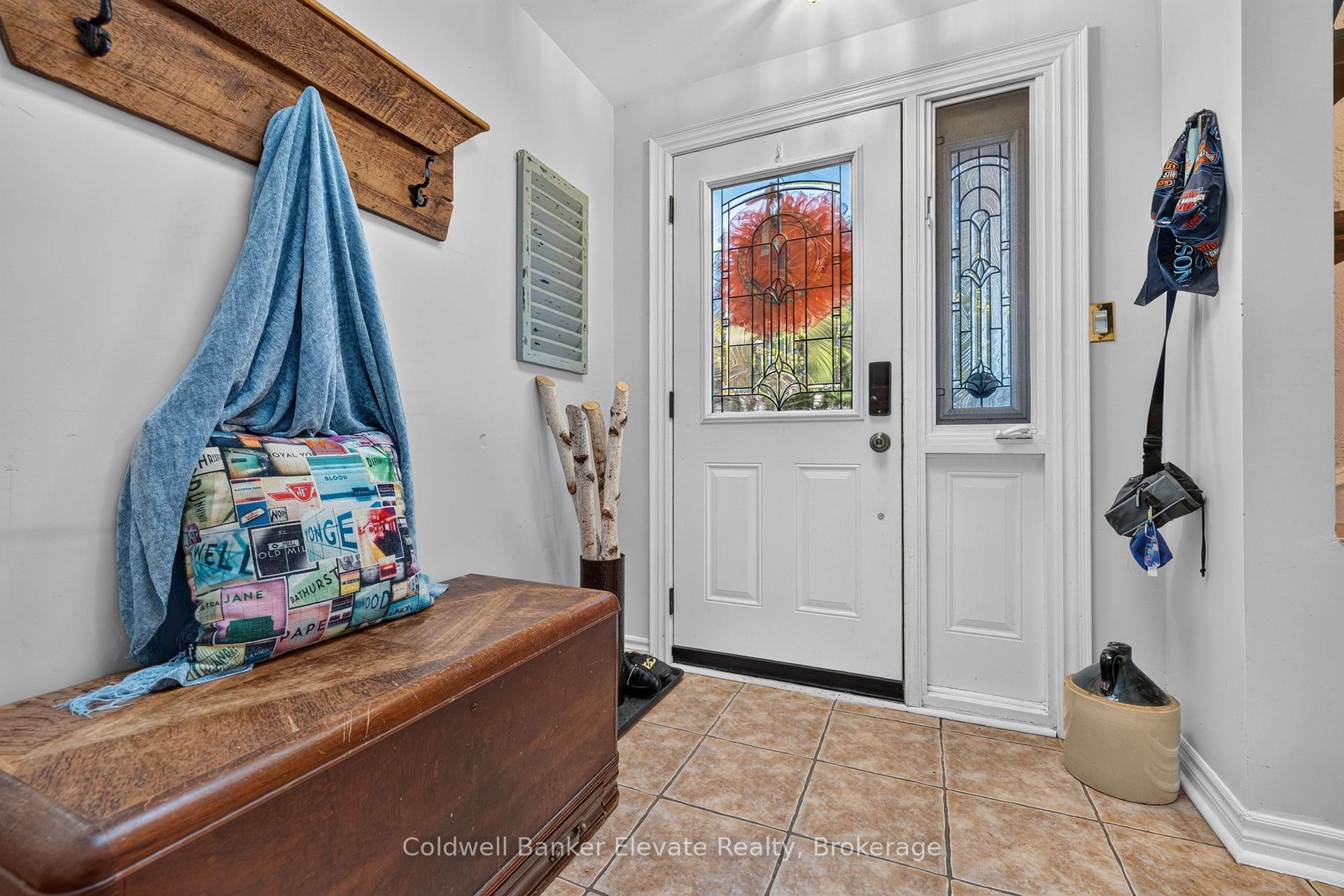 Photo 7 of 32 Chelvin Drive, Halton Hills, Georgetown — HOMEH