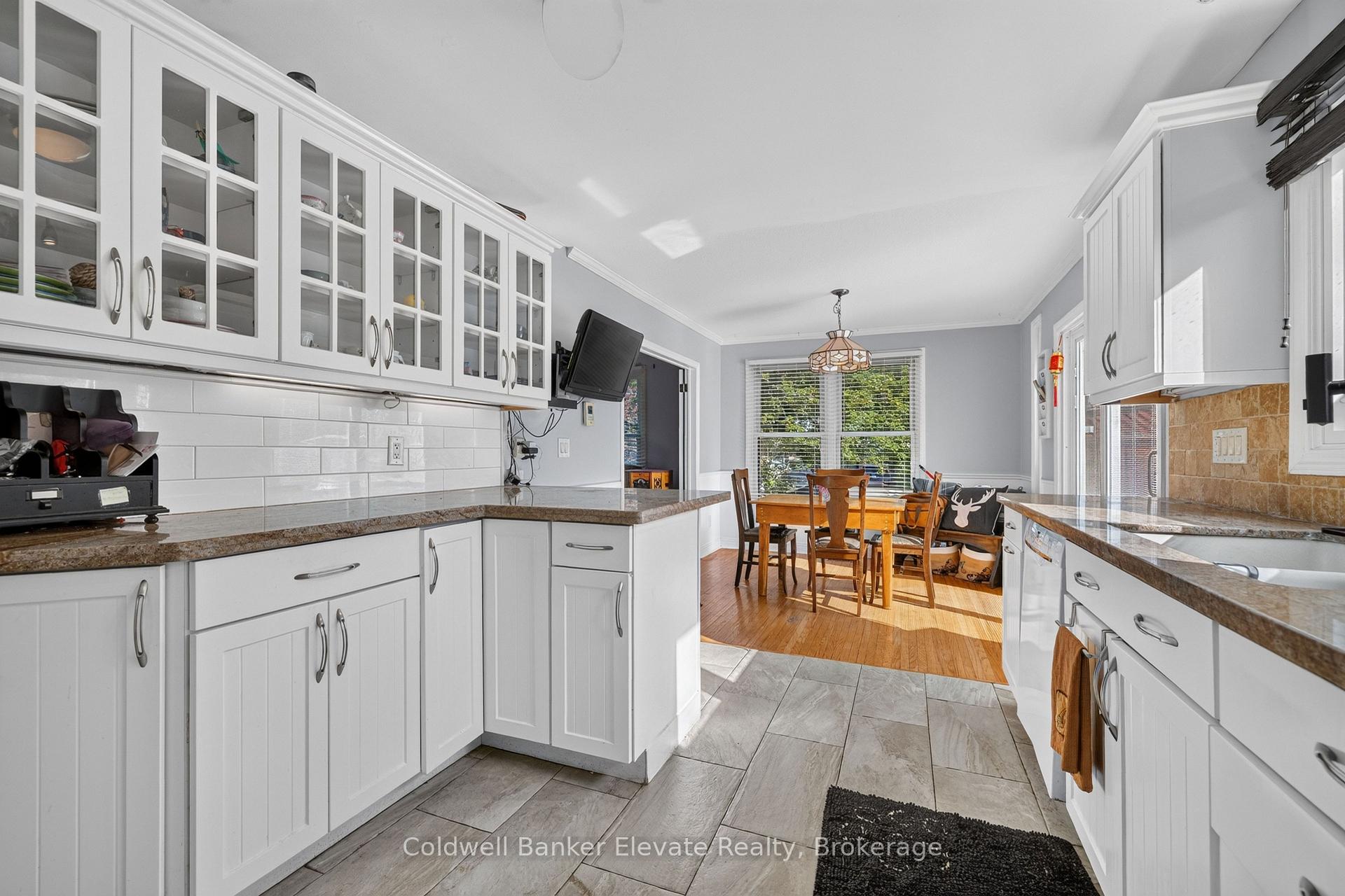 Photo 19 of 32 Chelvin Drive, Halton Hills, Georgetown — HOMEH