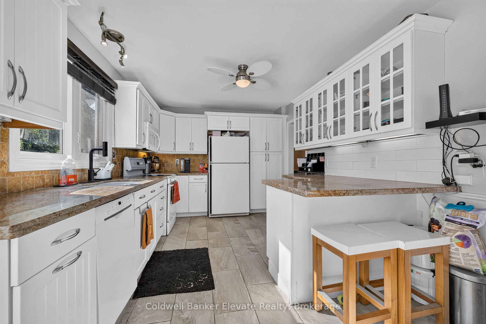 Photo 23 of 32 Chelvin Drive, Halton Hills, Georgetown — HOMEH