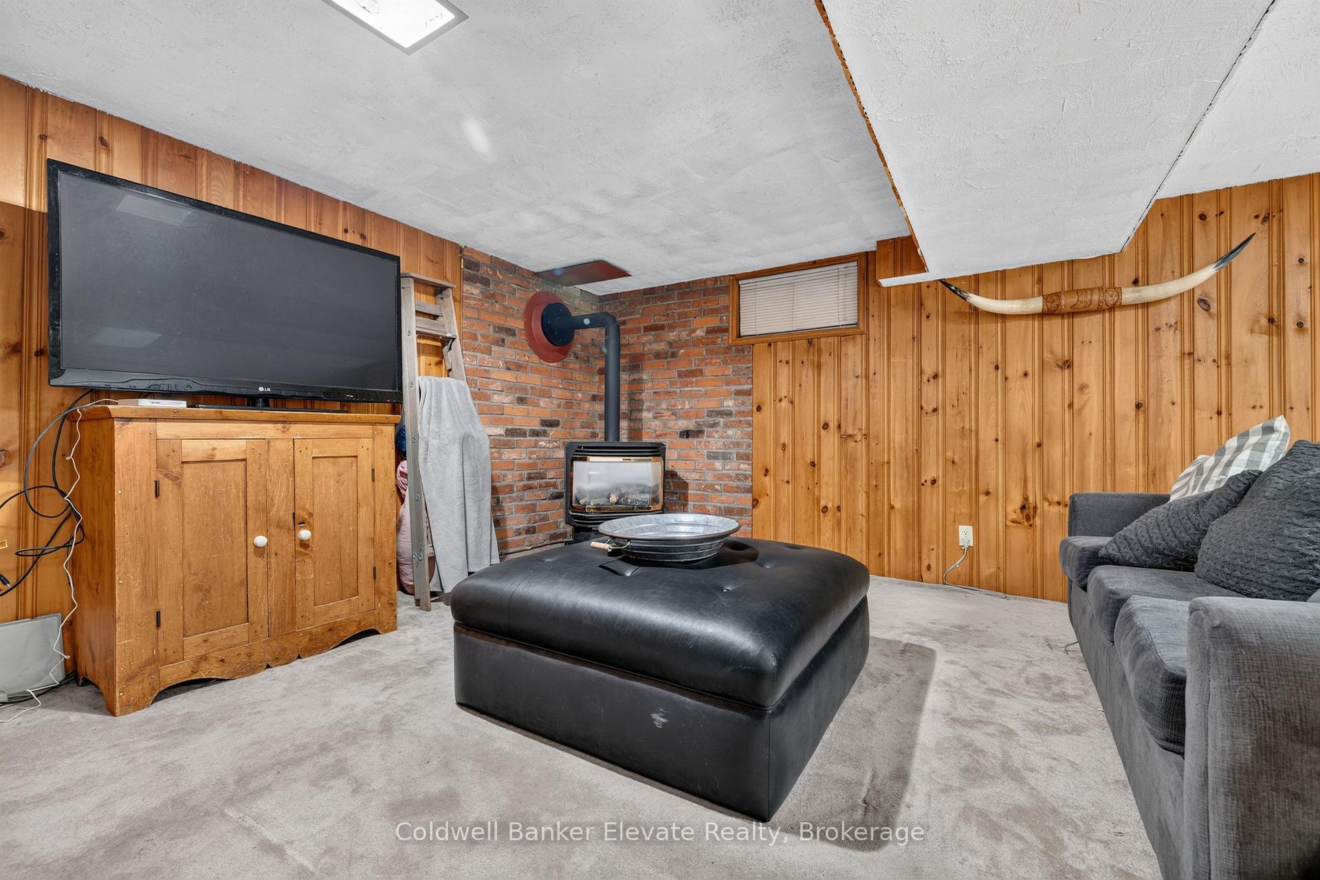 Photo 33 of 32 Chelvin Drive, Halton Hills, Georgetown — HOMEH