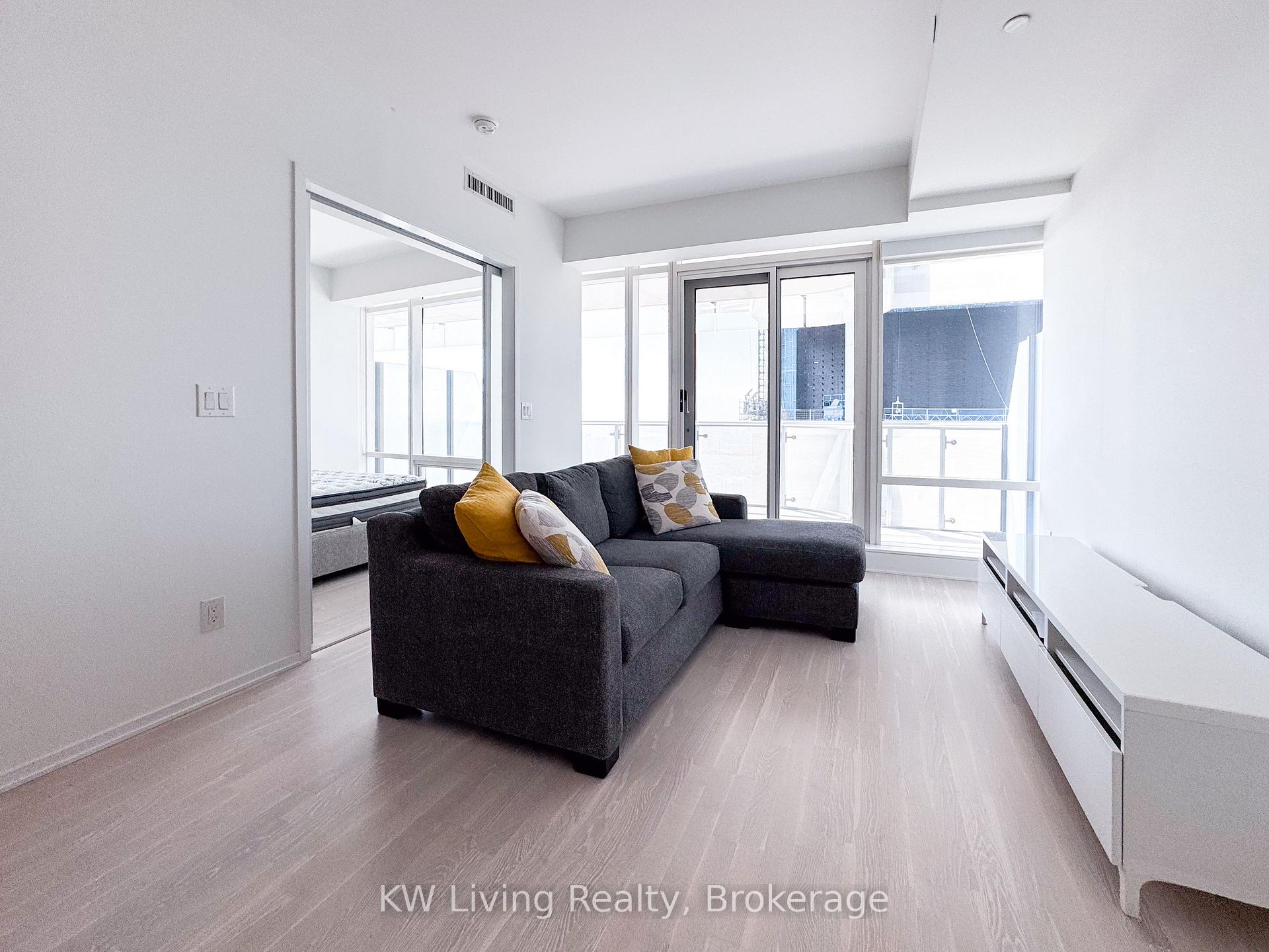 Photo 5 of Unit 6107, 1 Bloor Street E, Toronto, Church-Yonge Corridor — HOMEH