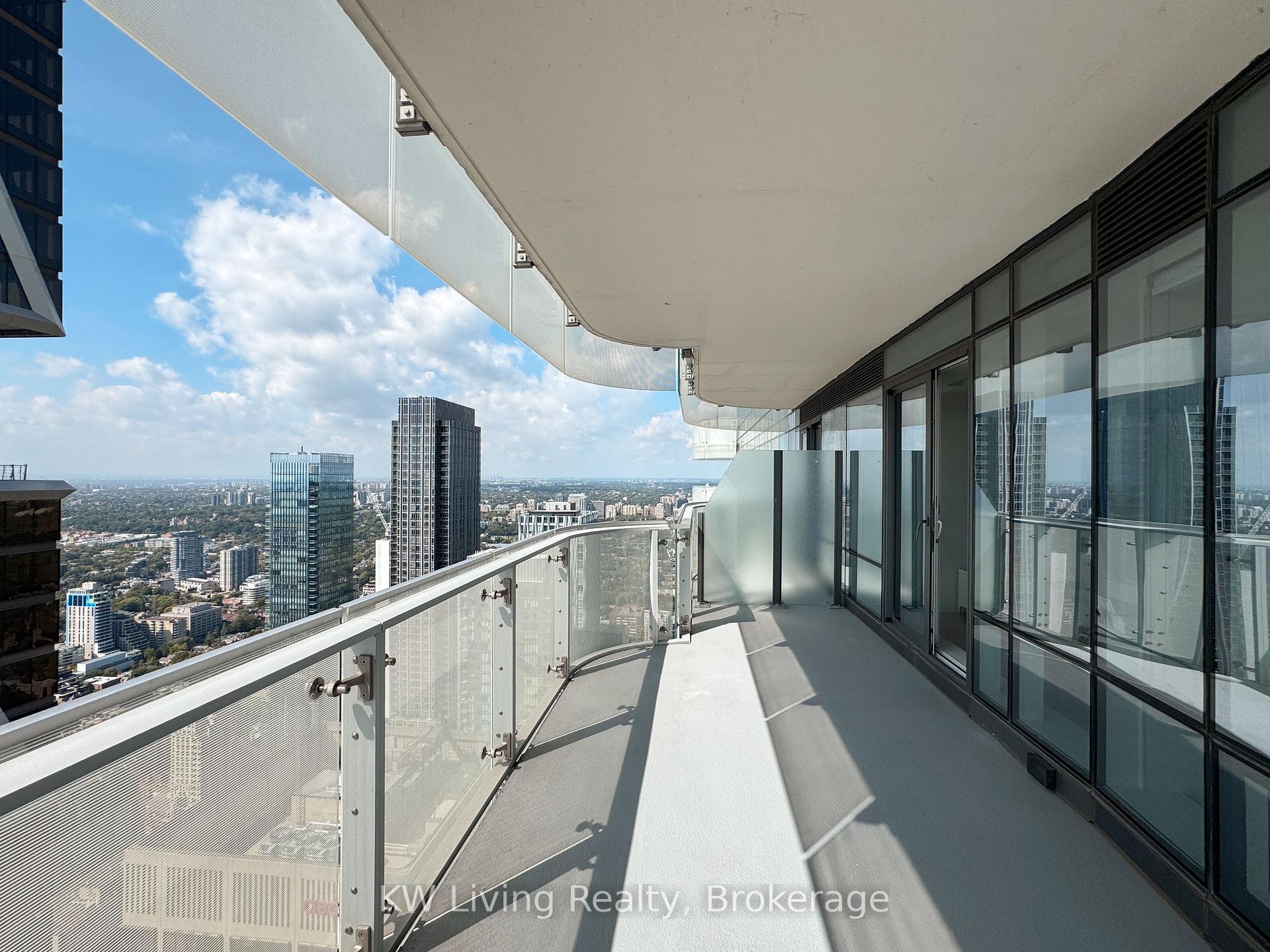 Photo 14 of Unit 6107, 1 Bloor Street E, Toronto, Church-Yonge Corridor — HOMEH