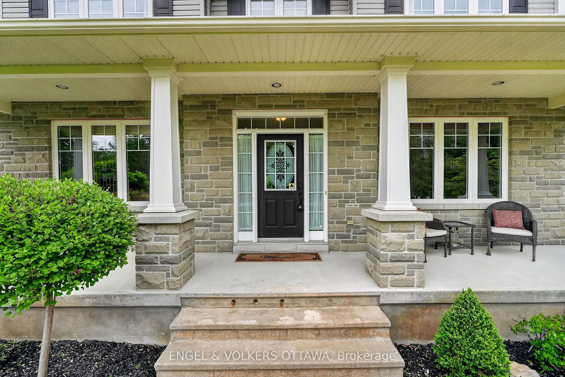 Photo 3 of 1599 Landel Drive, Ottawa, Kanata - Rural Kanata (Central) — HOMEH