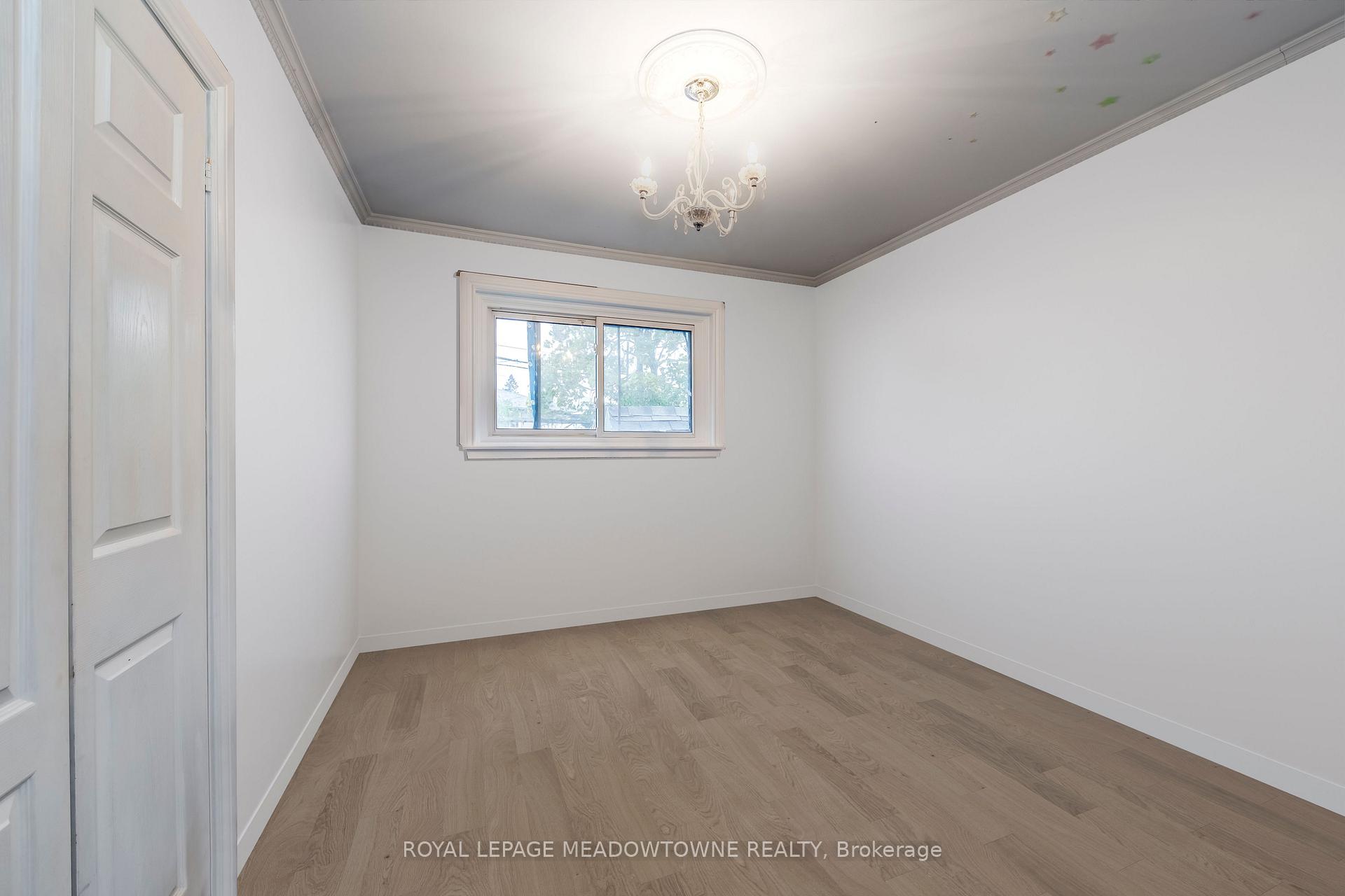 Photo 8 of 8 Midhurst Drive, Etobicoke, West Humber-Clairville — HOMEH