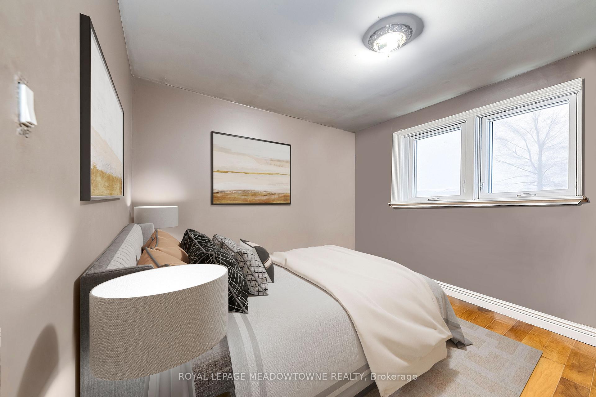 Photo 11 of 8 Midhurst Drive, Etobicoke, West Humber-Clairville — HOMEH