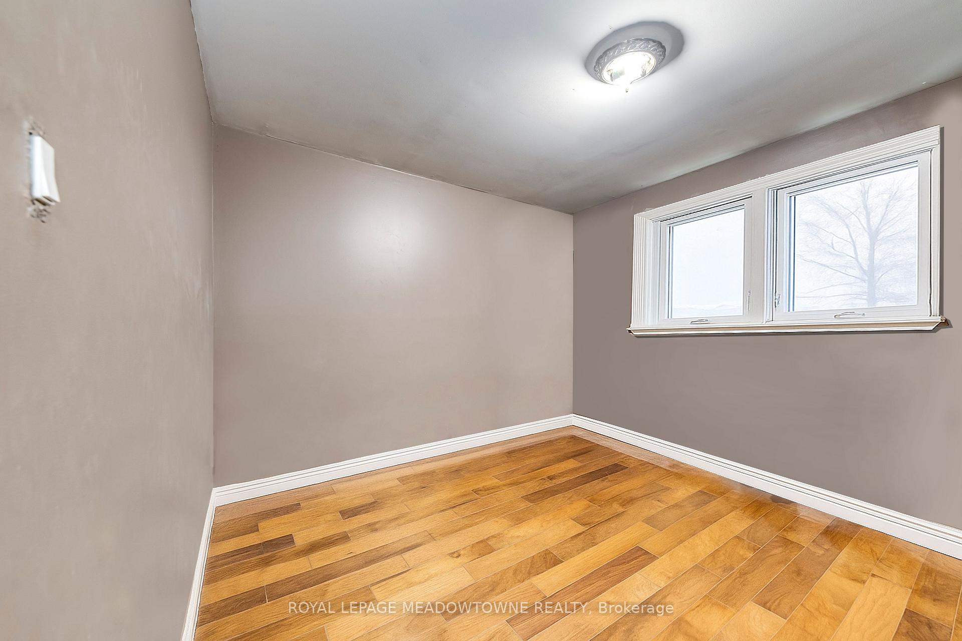 Photo 12 of 8 Midhurst Drive, Etobicoke, West Humber-Clairville — HOMEH