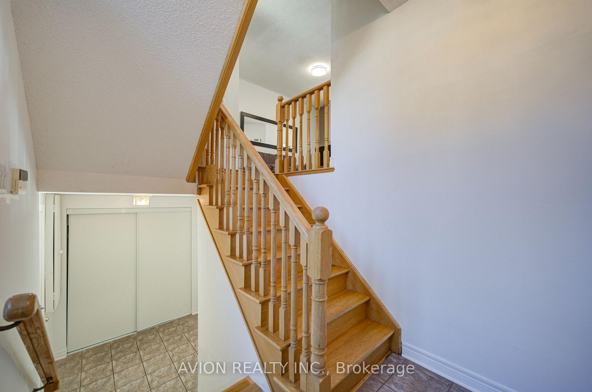 Photo 3 of 82 Kimono Crescent, Richmond Hill, Rouge Woods — HOMEH