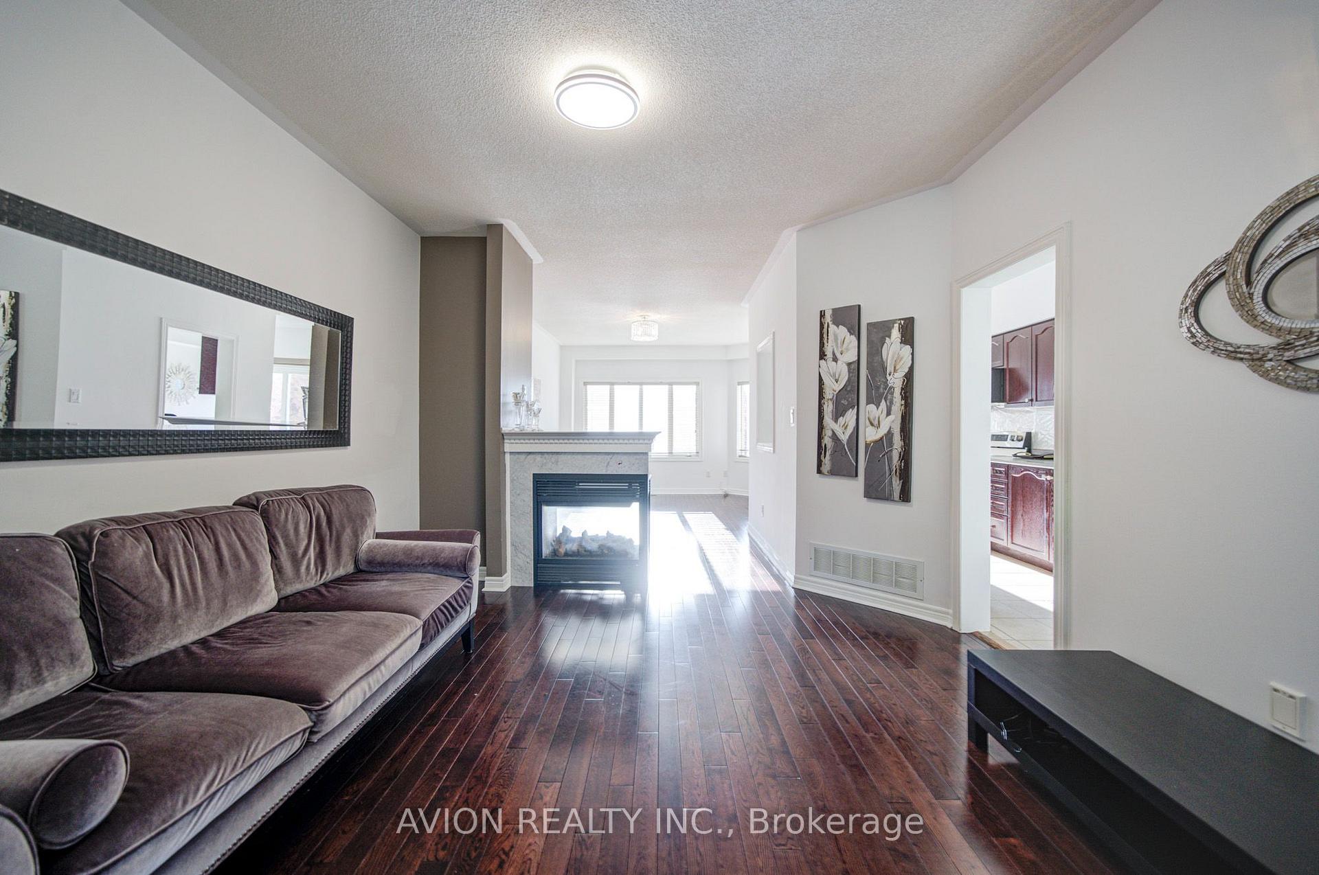 Photo 4 of 82 Kimono Crescent, Richmond Hill, Rouge Woods — HOMEH