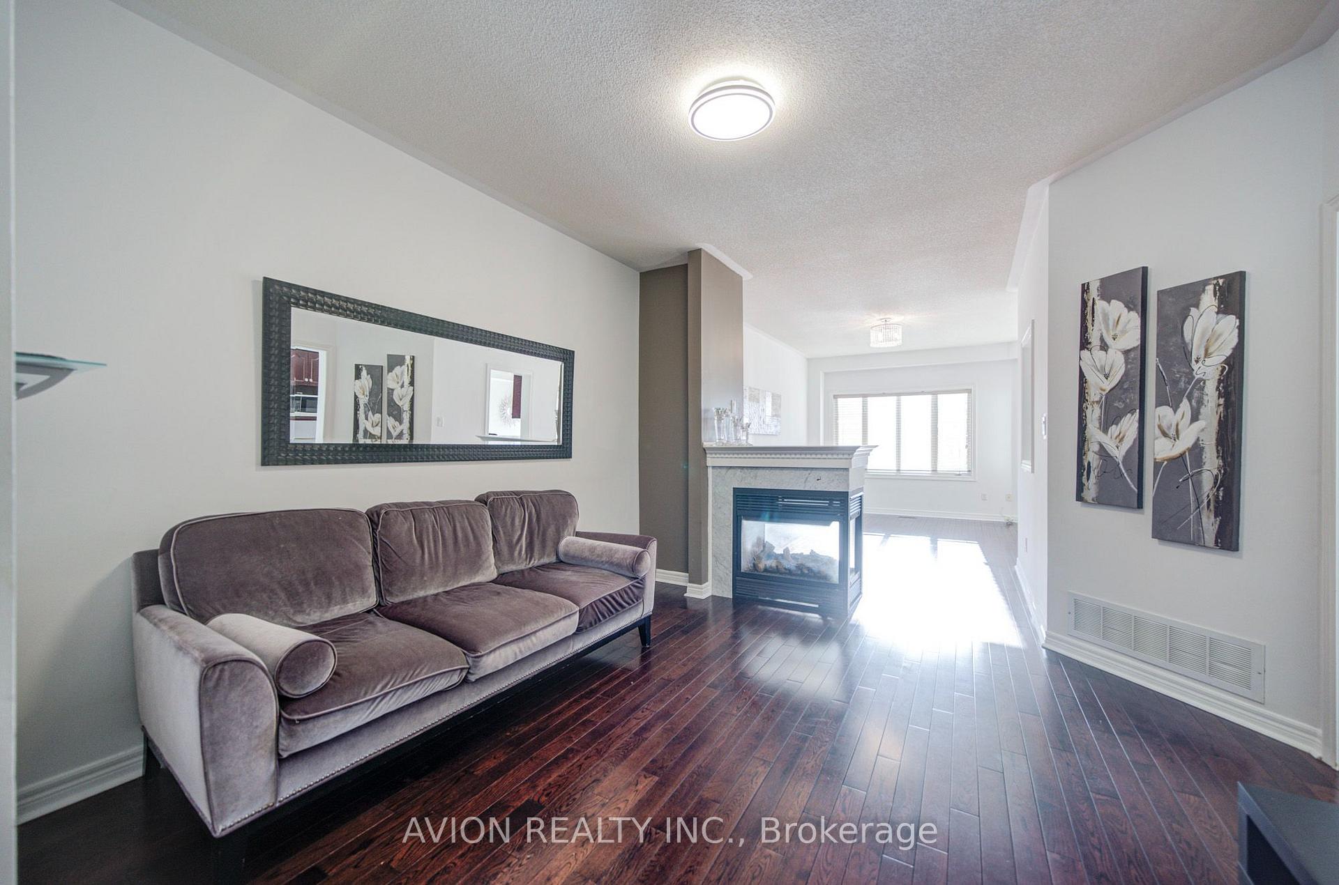 Photo 5 of 82 Kimono Crescent, Richmond Hill, Rouge Woods — HOMEH