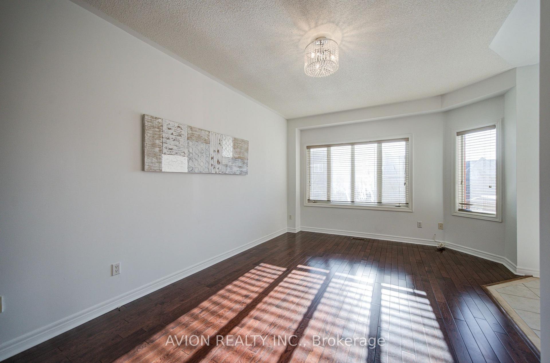 Photo 7 of 82 Kimono Crescent, Richmond Hill, Rouge Woods — HOMEH